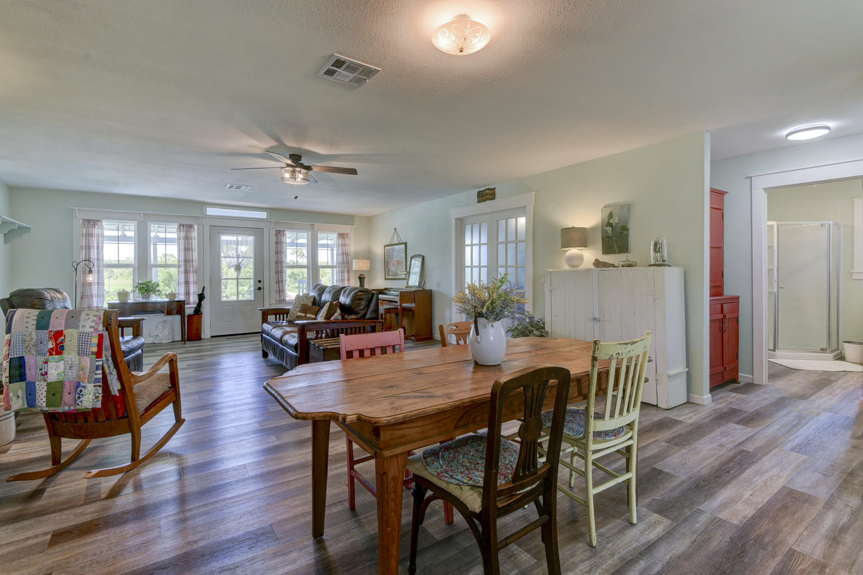 12030 Farm Road 1100 Property Photo 13