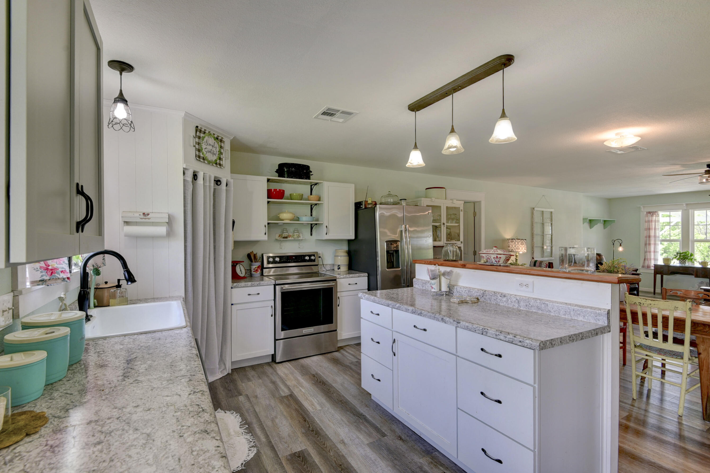 12030 Farm Road 1100 Property Photo 17