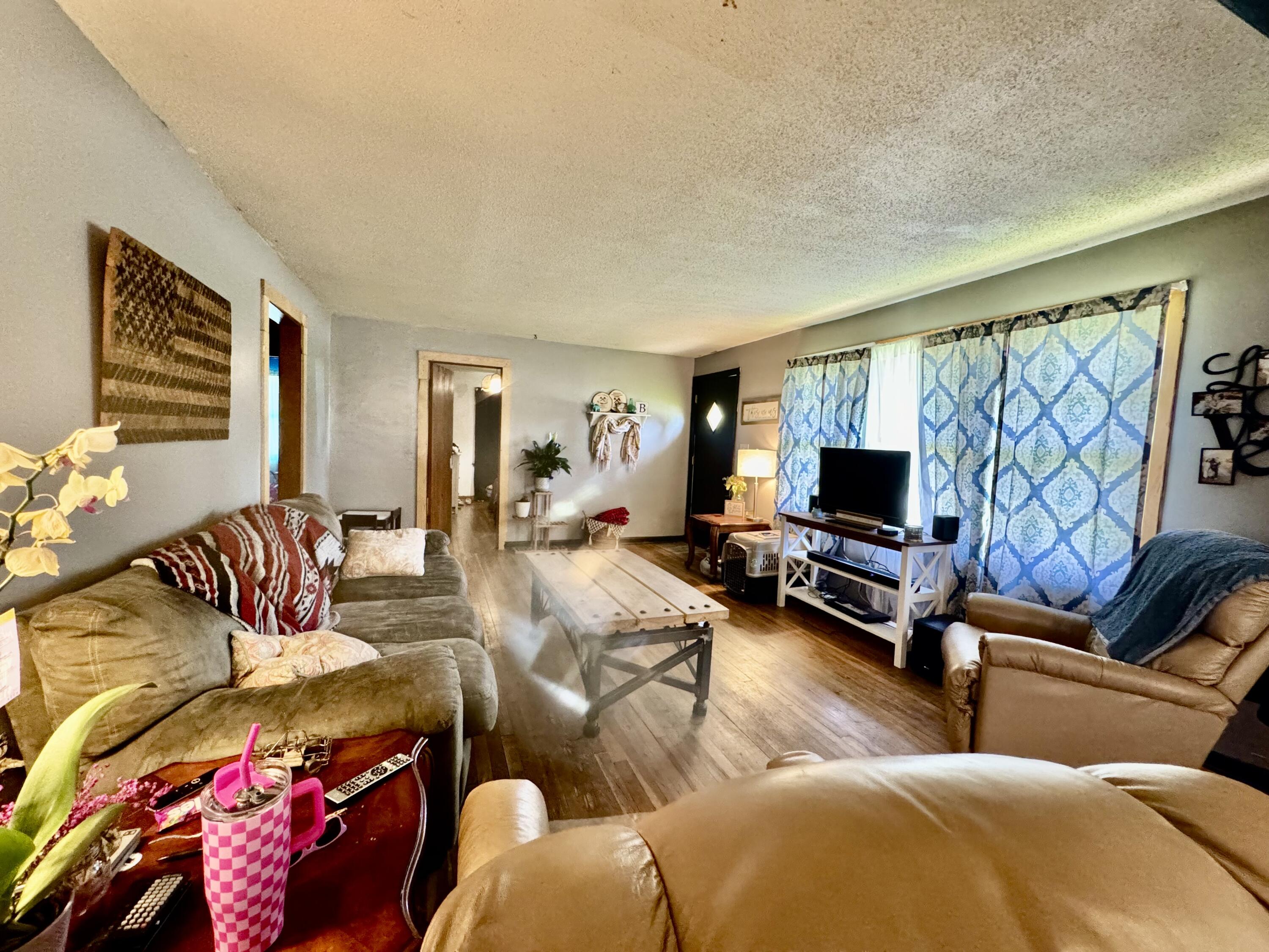 12824 Main Street Property Photo 9