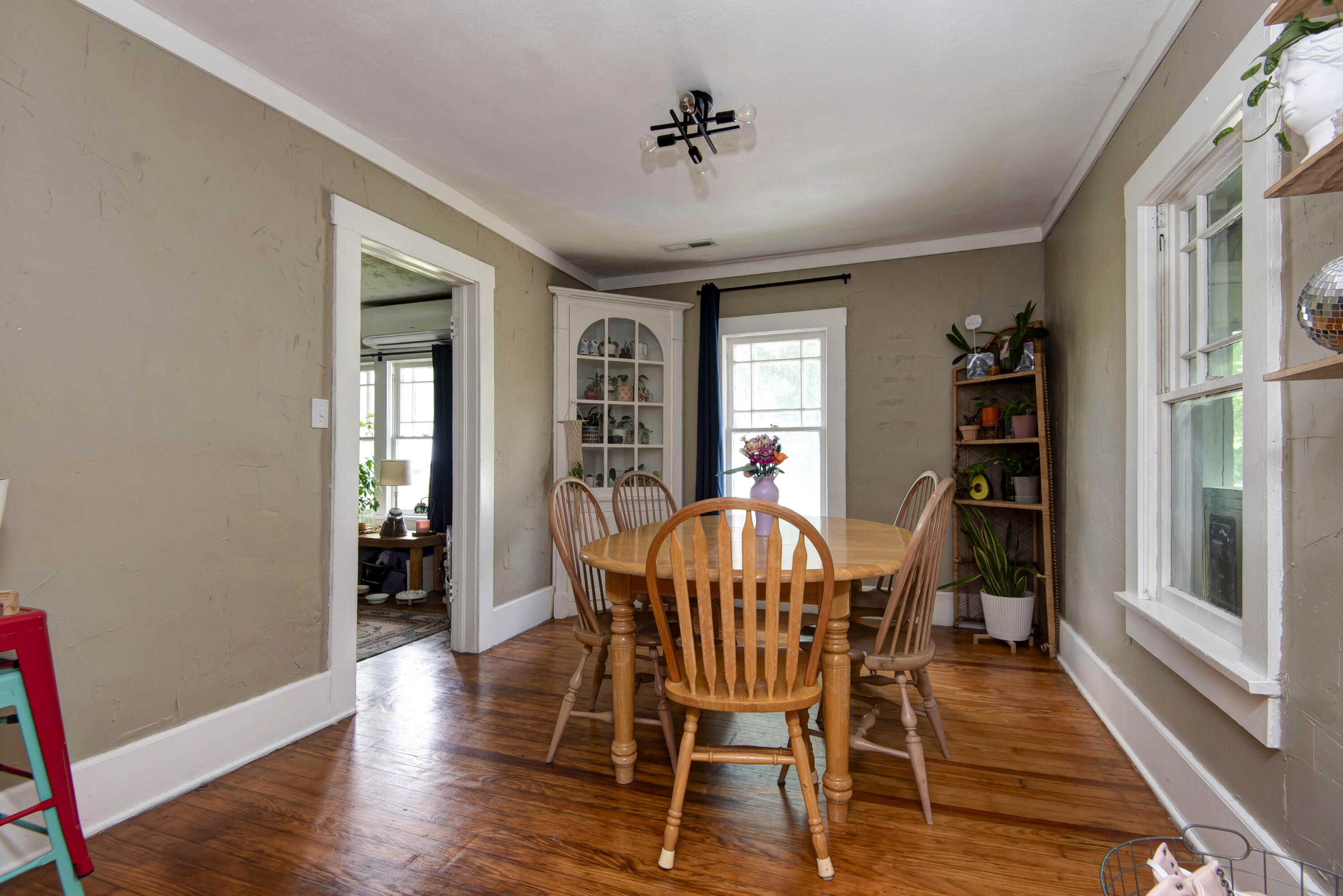 1700 West Webster Street Property Photo 9