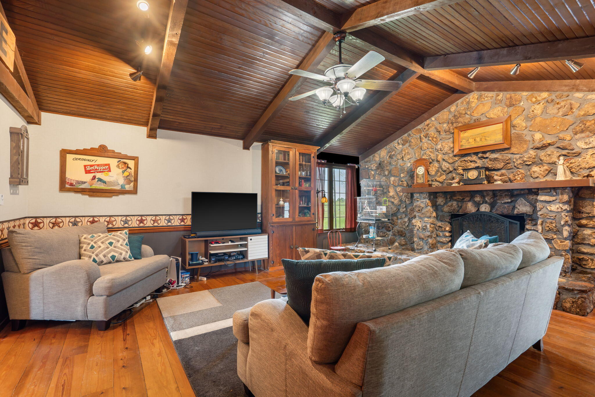 24336 Highway 266 Property Photo 4