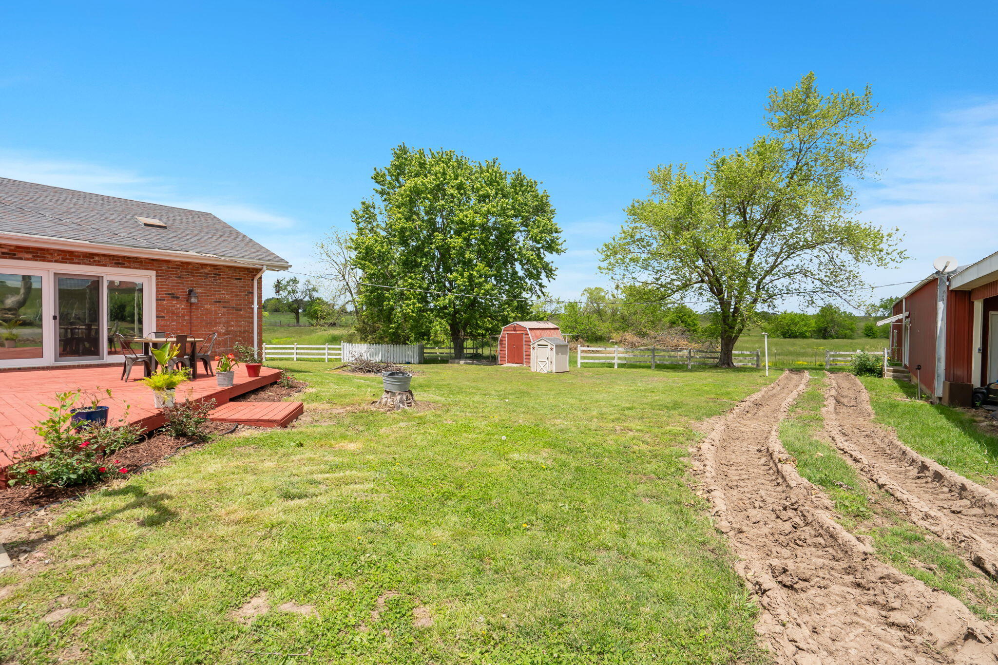 24336 Highway 266 Property Photo 35