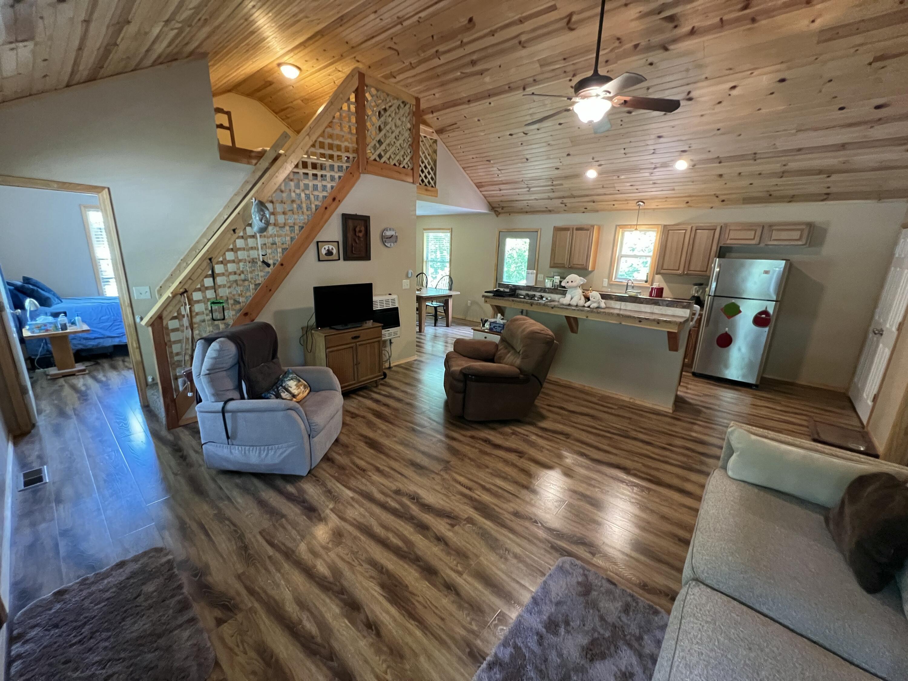 941 Peace In The Valley Road Property Photo 3