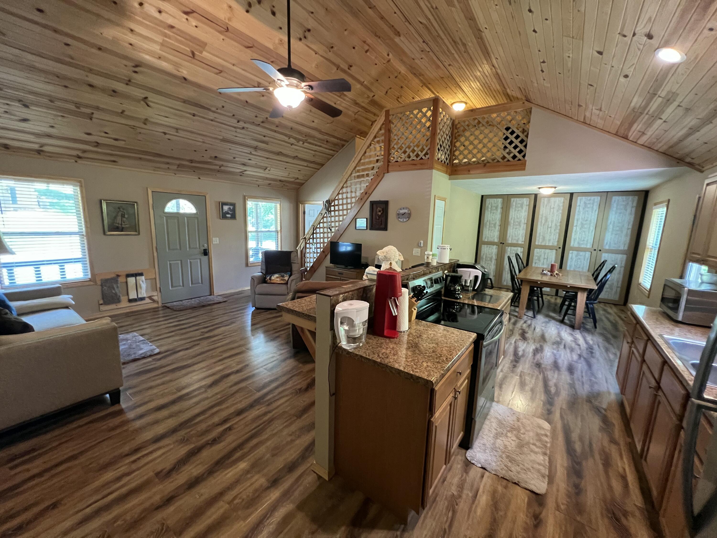 941 Peace In The Valley Road Property Photo 5