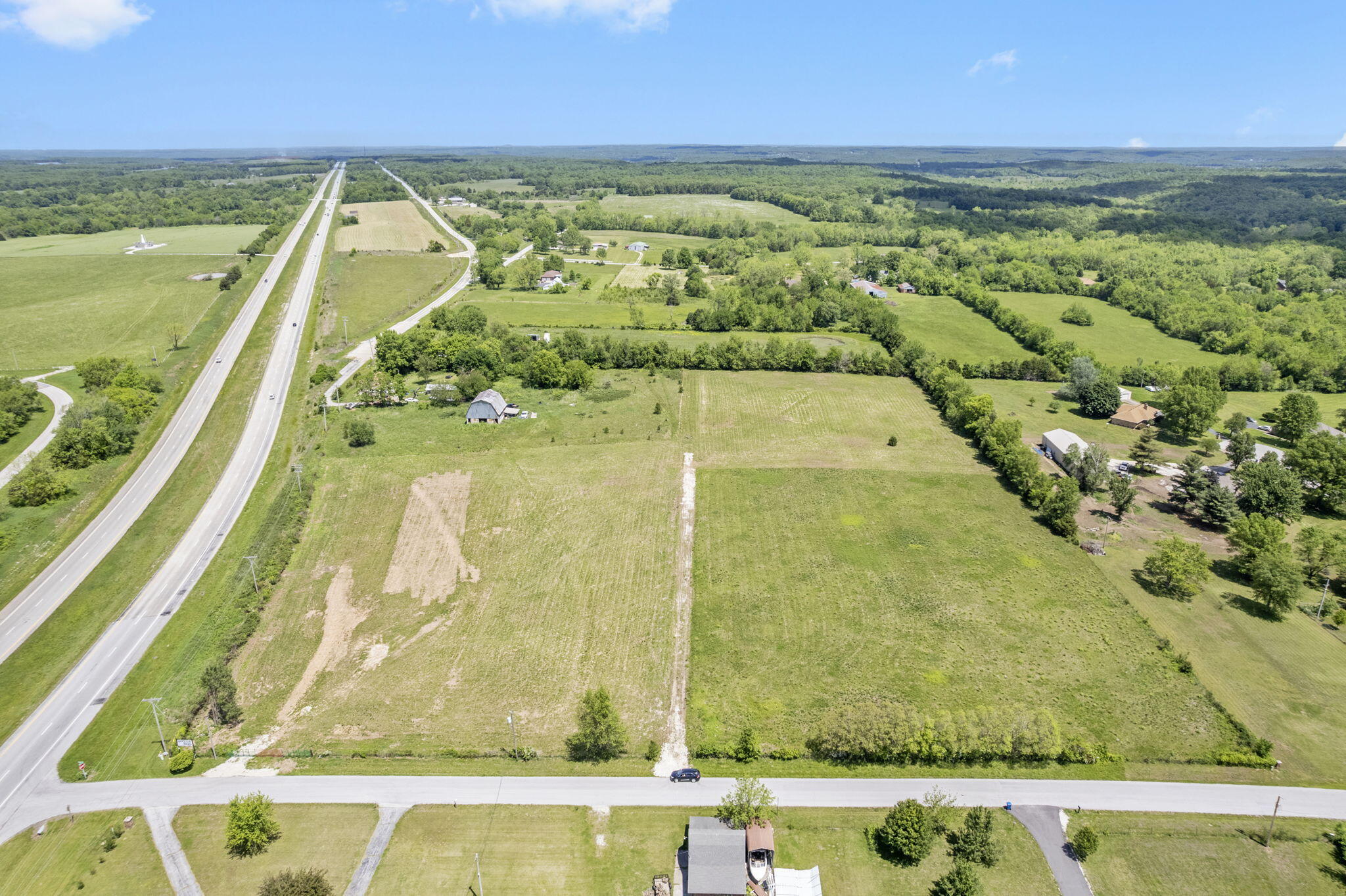 000 West Pinewood Road Property Photo