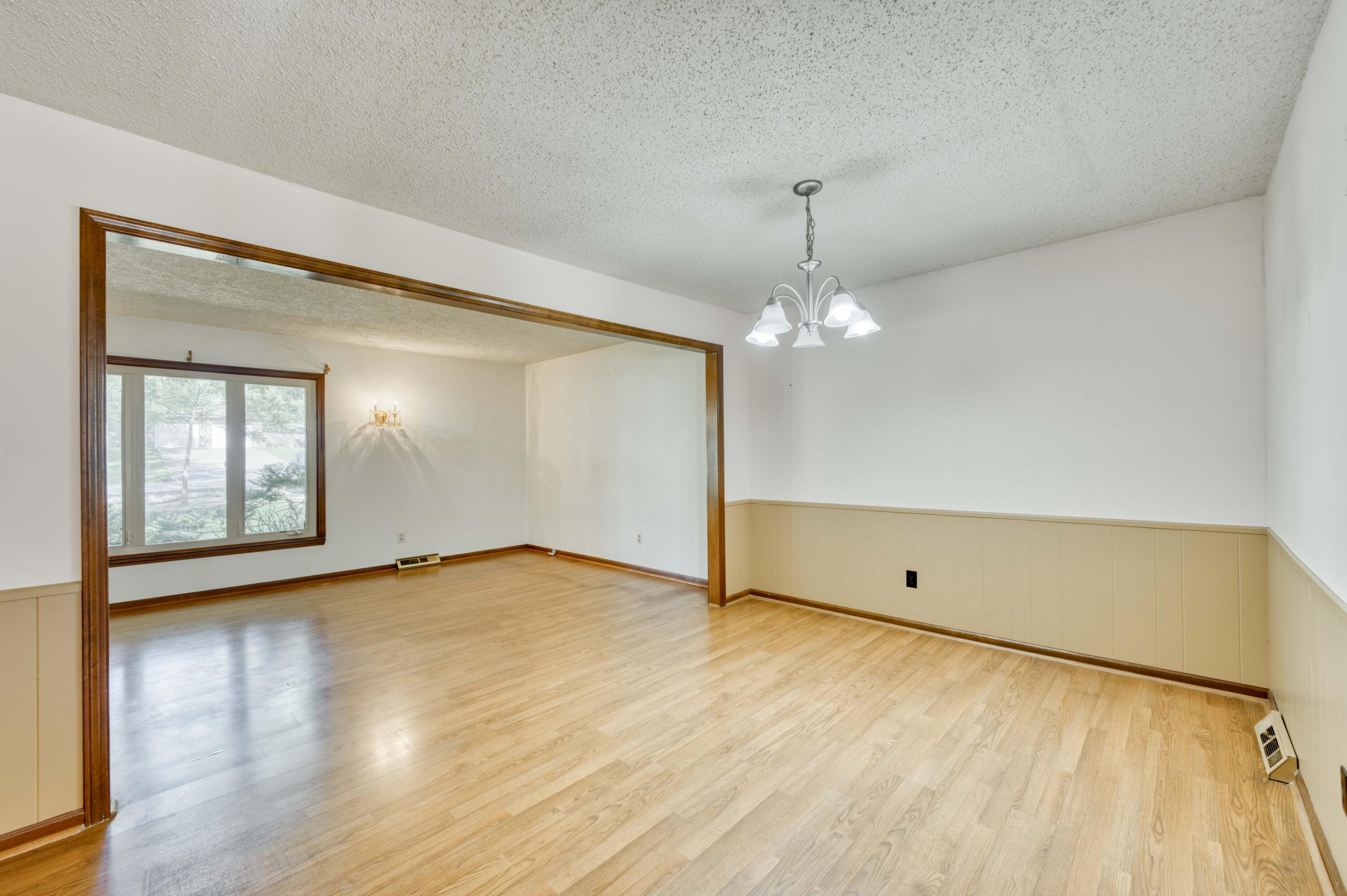4852 South Charleston Avenue Property Photo 7