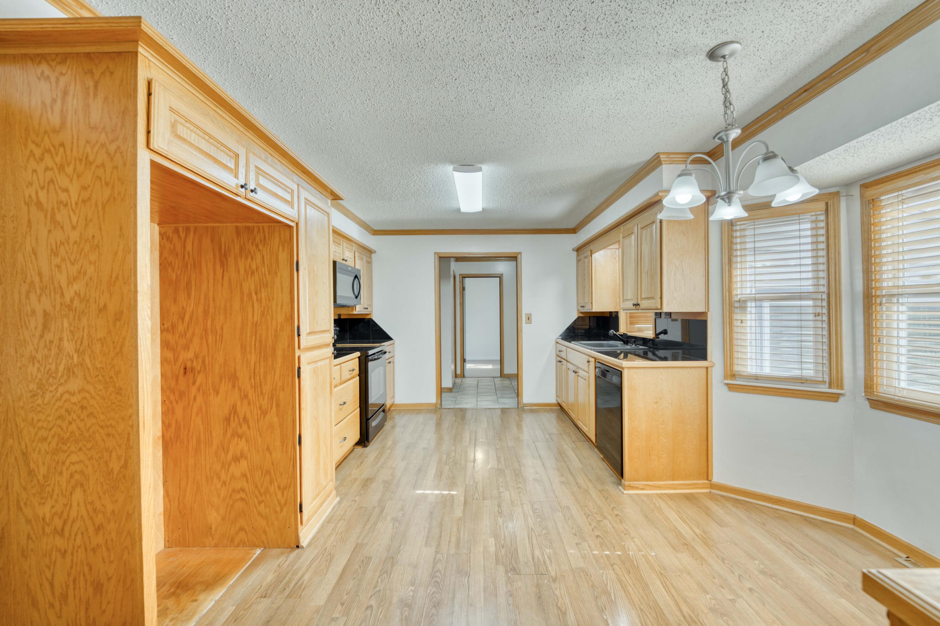 4852 South Charleston Avenue Property Photo 12