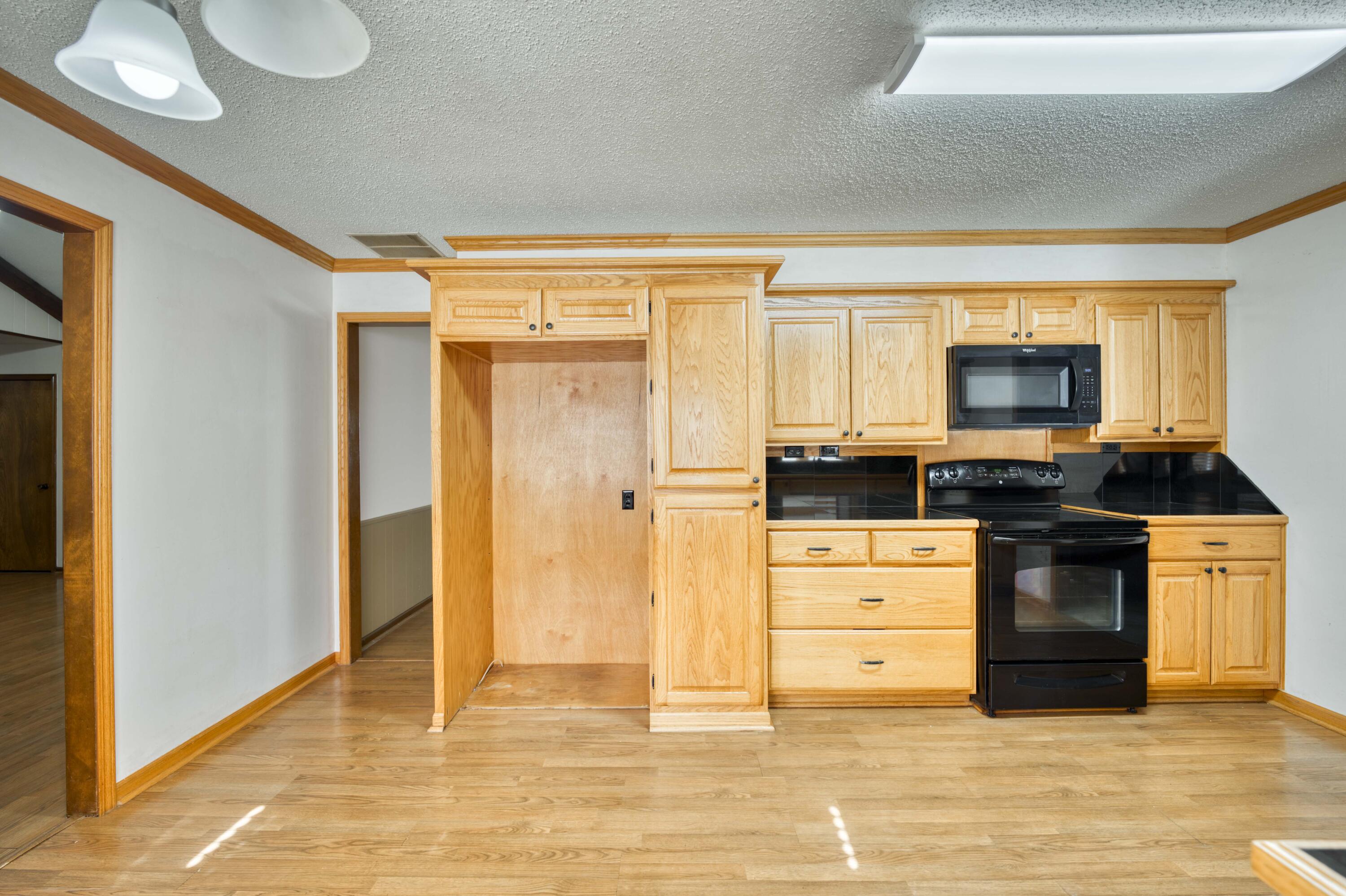 4852 South Charleston Avenue Property Photo 14