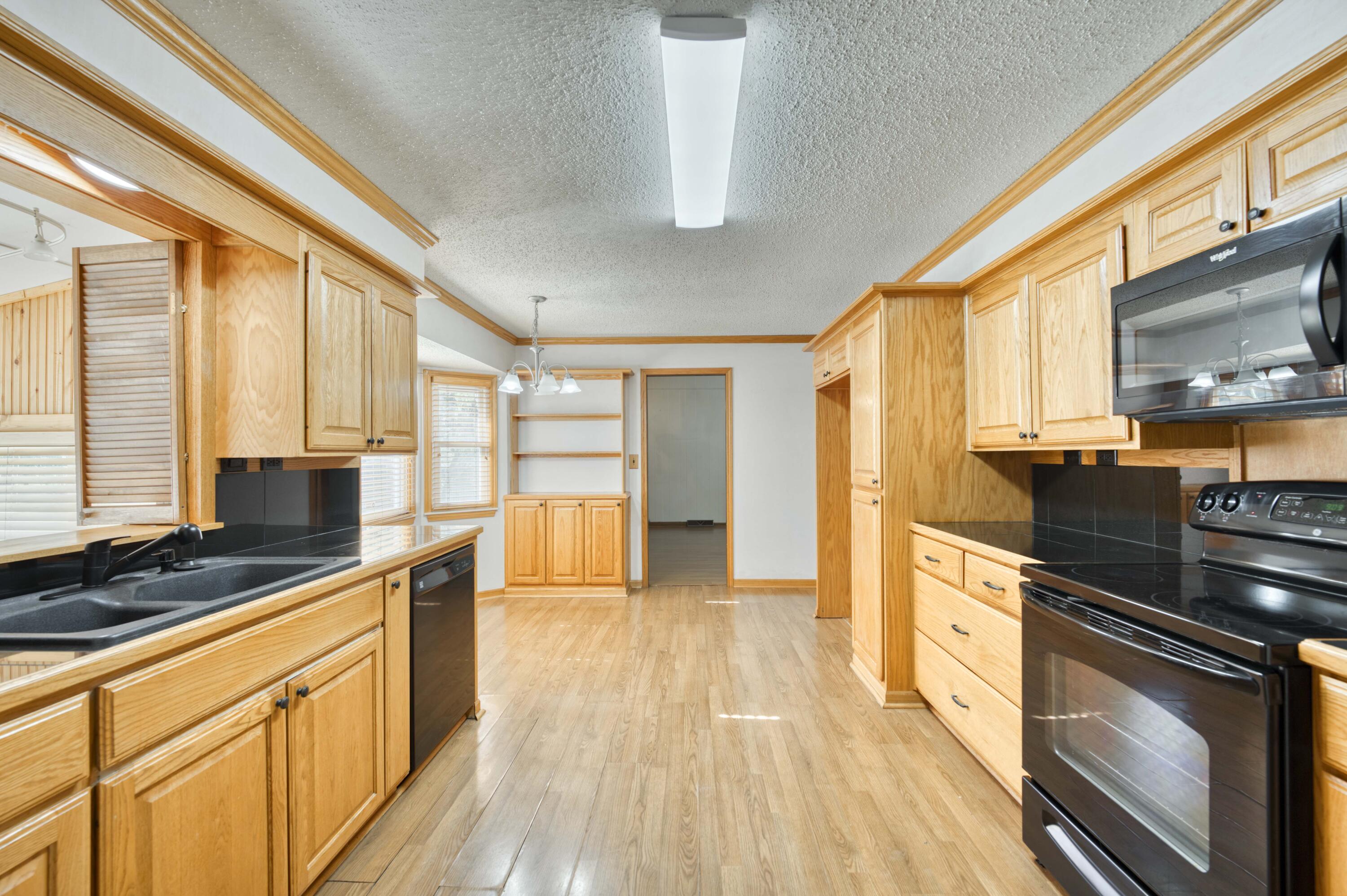 4852 South Charleston Avenue Property Photo 15