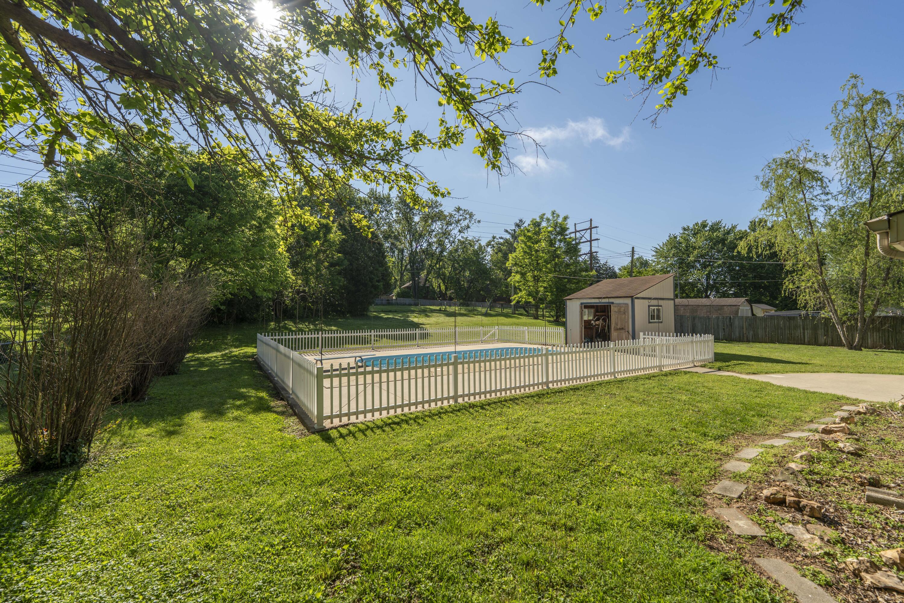 4852 South Charleston Avenue Property Photo 46