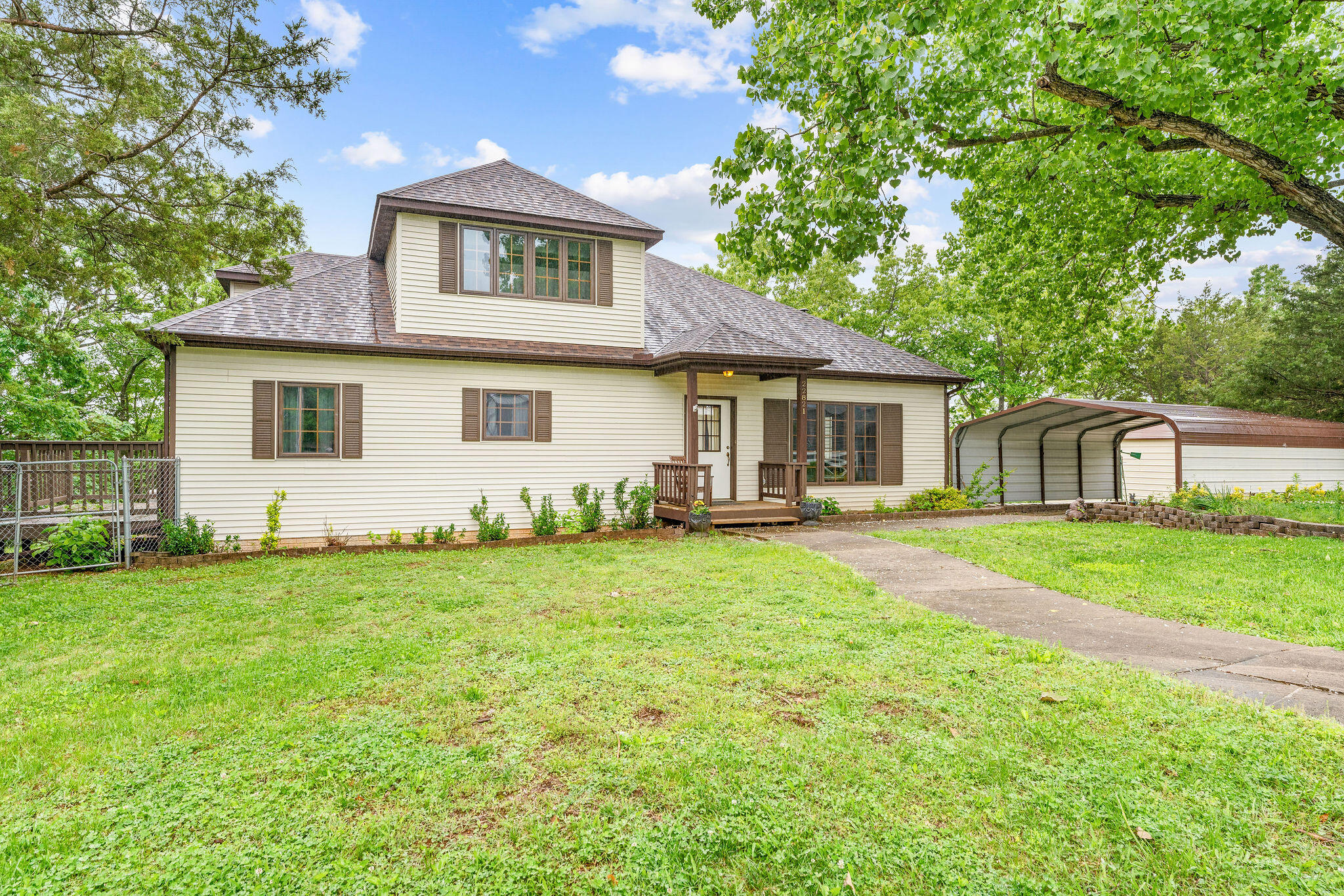 22821 Needles Eye Road Property Photo 2