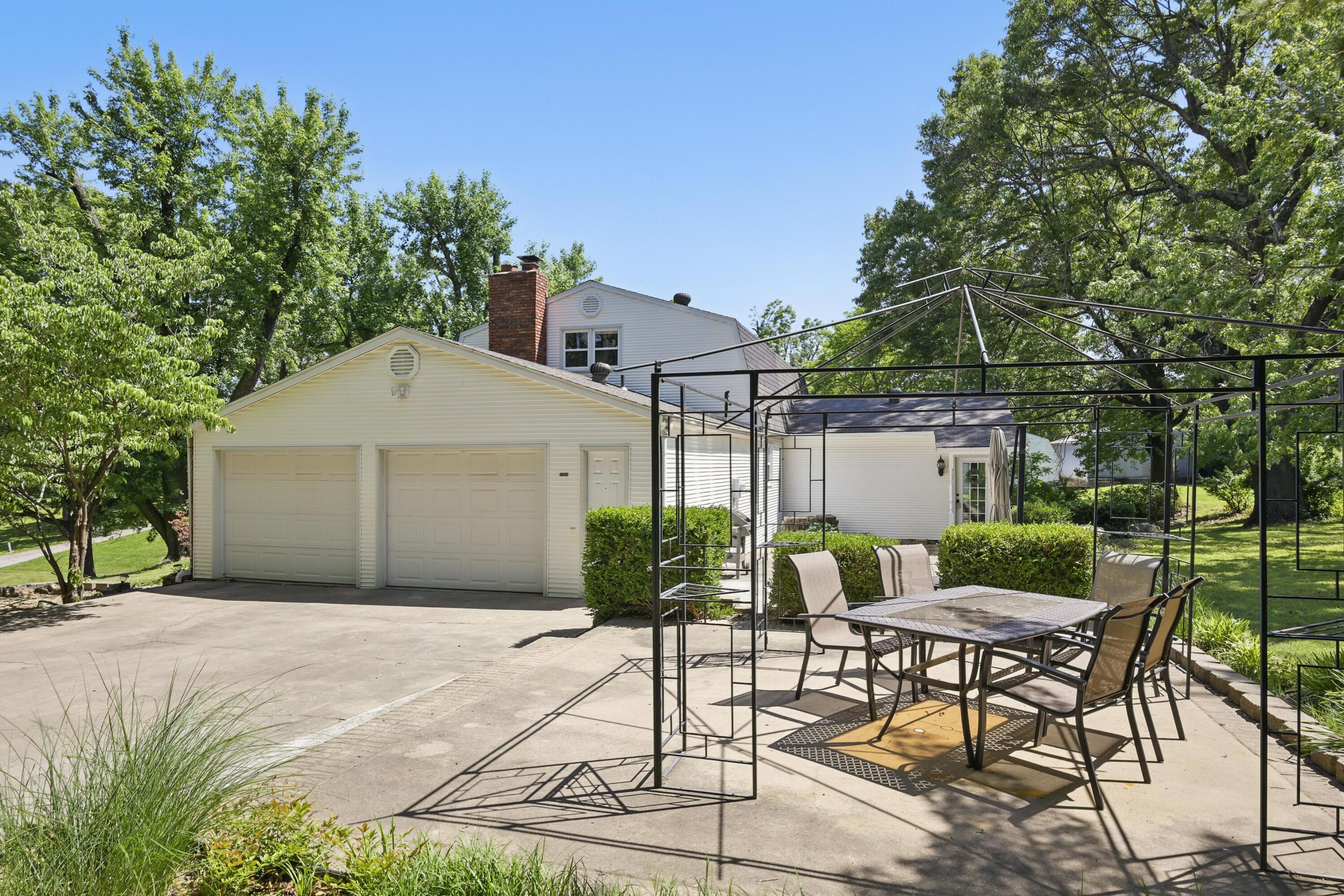 1306 Marion Drive Property Photo 5