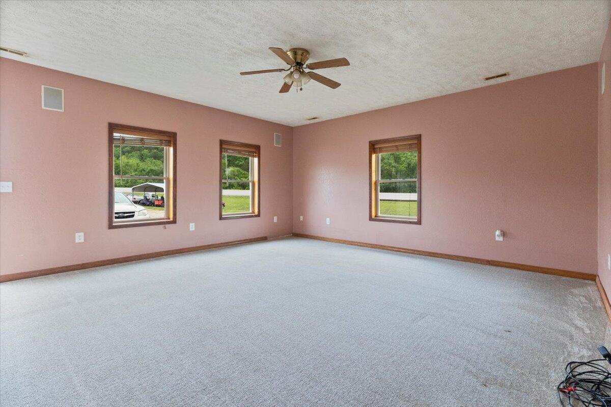 232 West First Street Property Photo 4