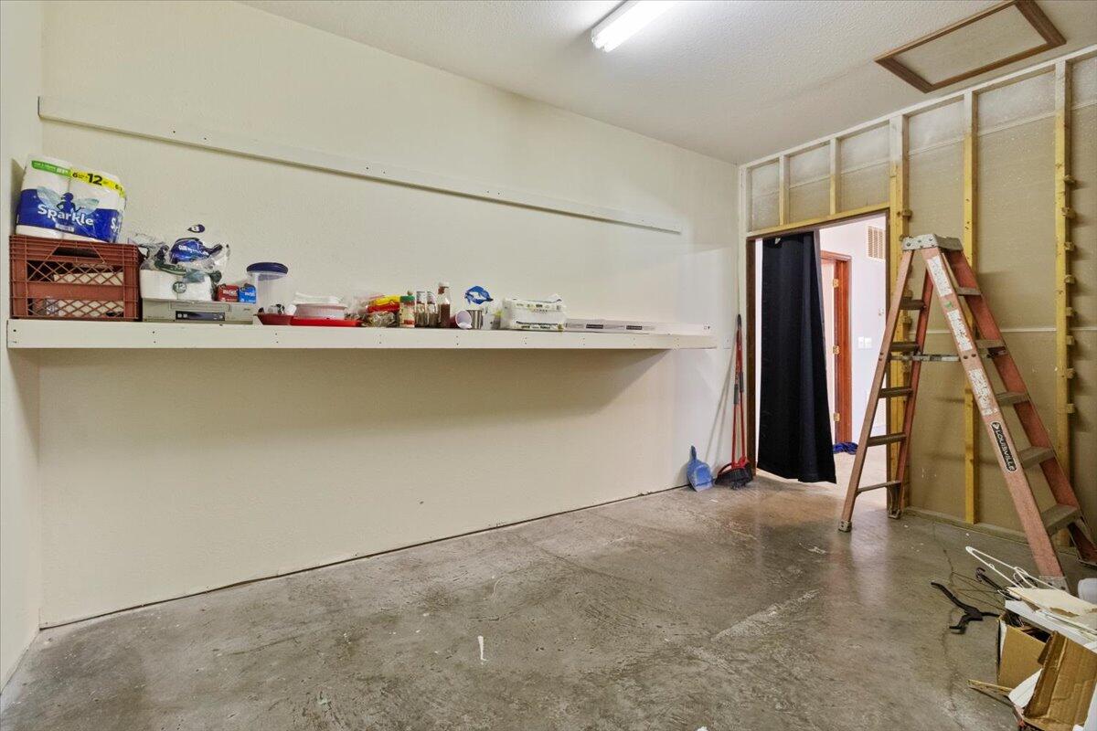 232 West First Street Property Photo 11
