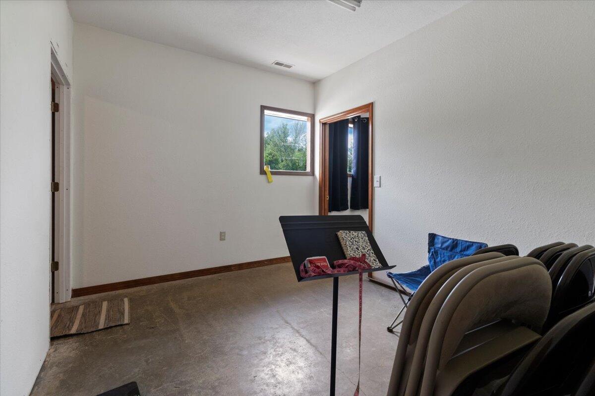 232 West First Street Property Photo 13