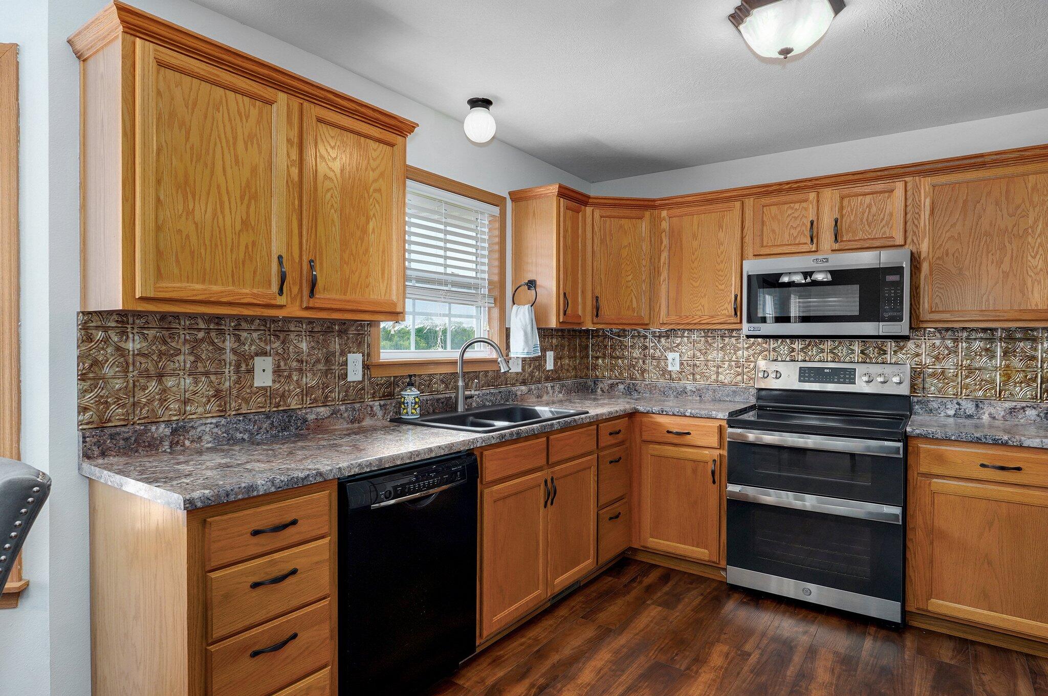 1650 South Canton Avenue Property Photo 11