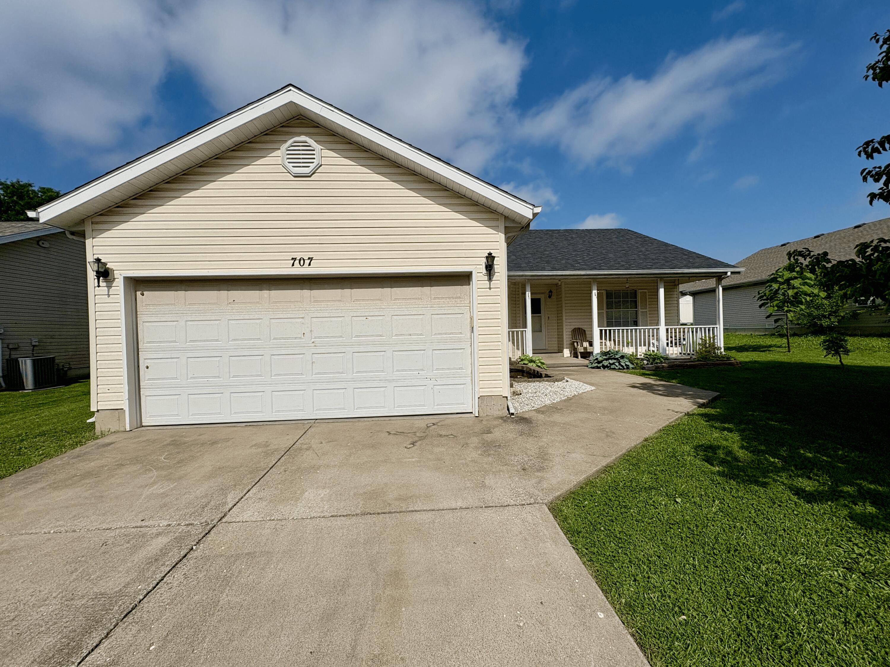 707 South Eastridge Property Photo 1