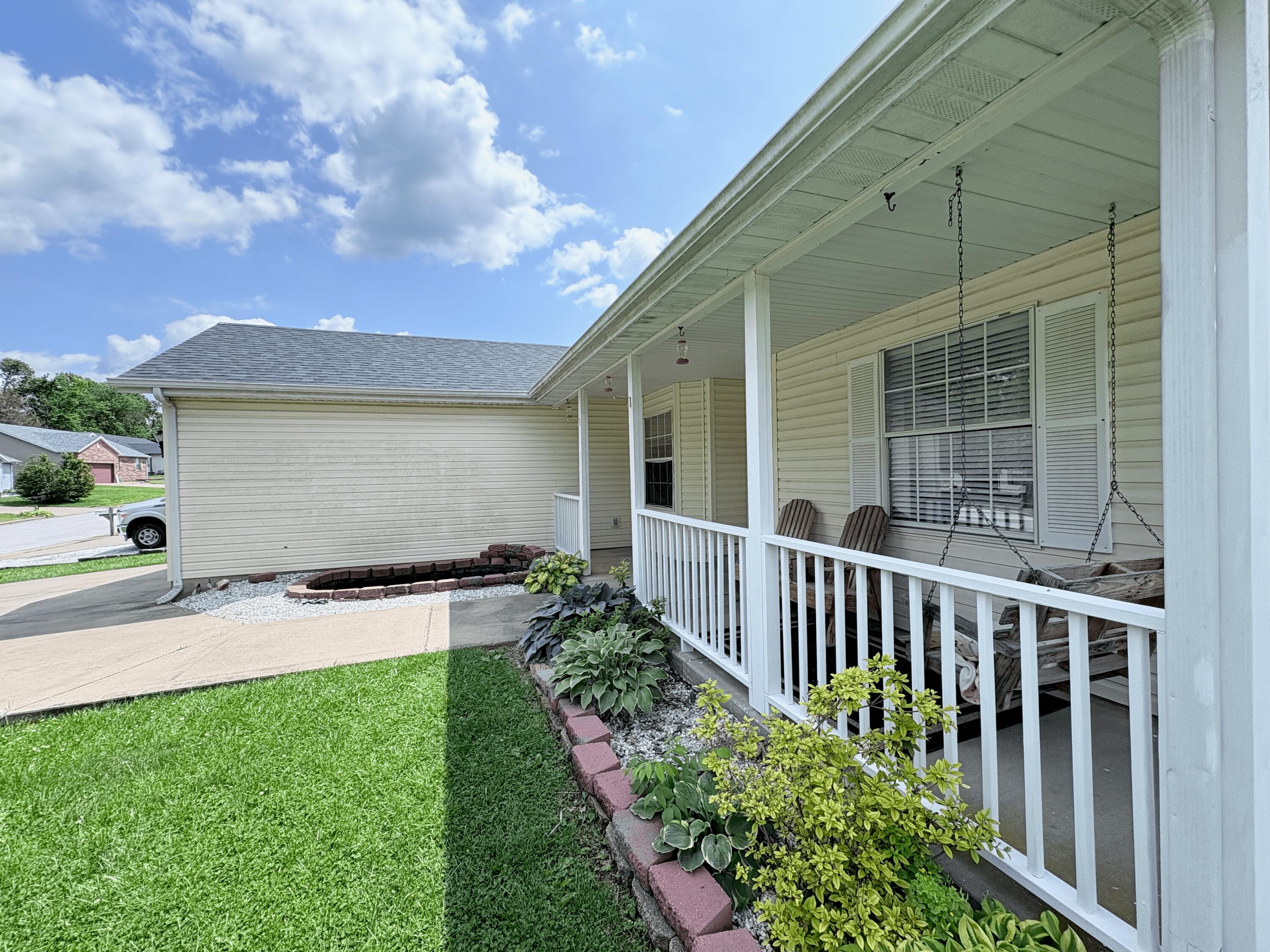 707 South Eastridge Property Photo 4