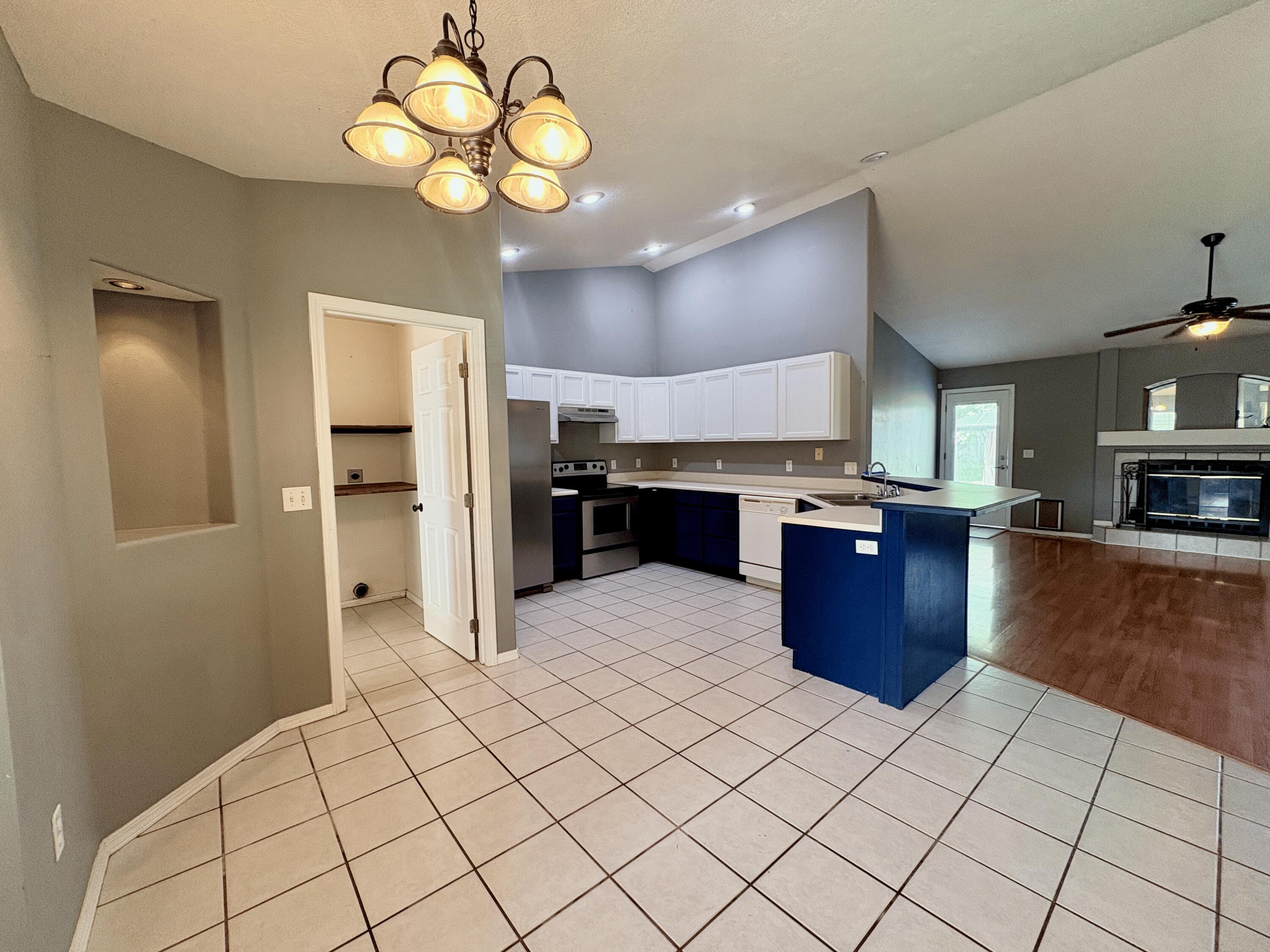 707 South Eastridge Property Photo 6