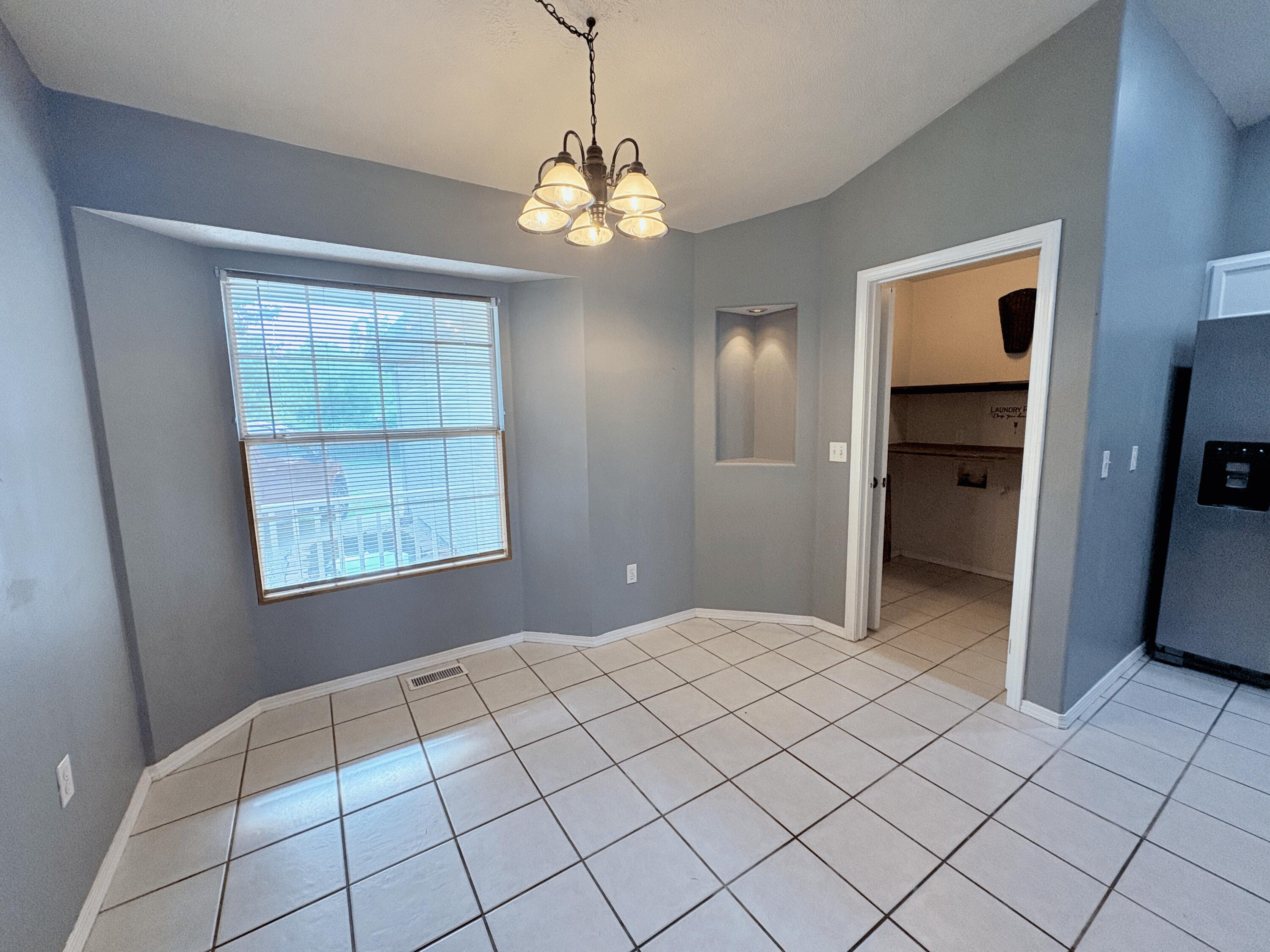 707 South Eastridge Property Photo 7