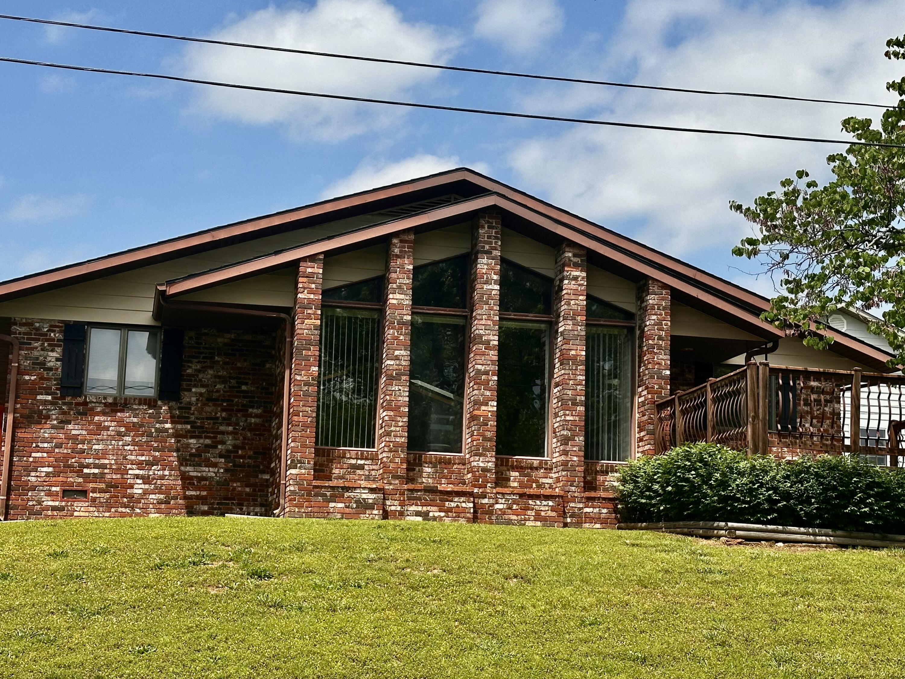 8 Sunset Street Property Photo 2