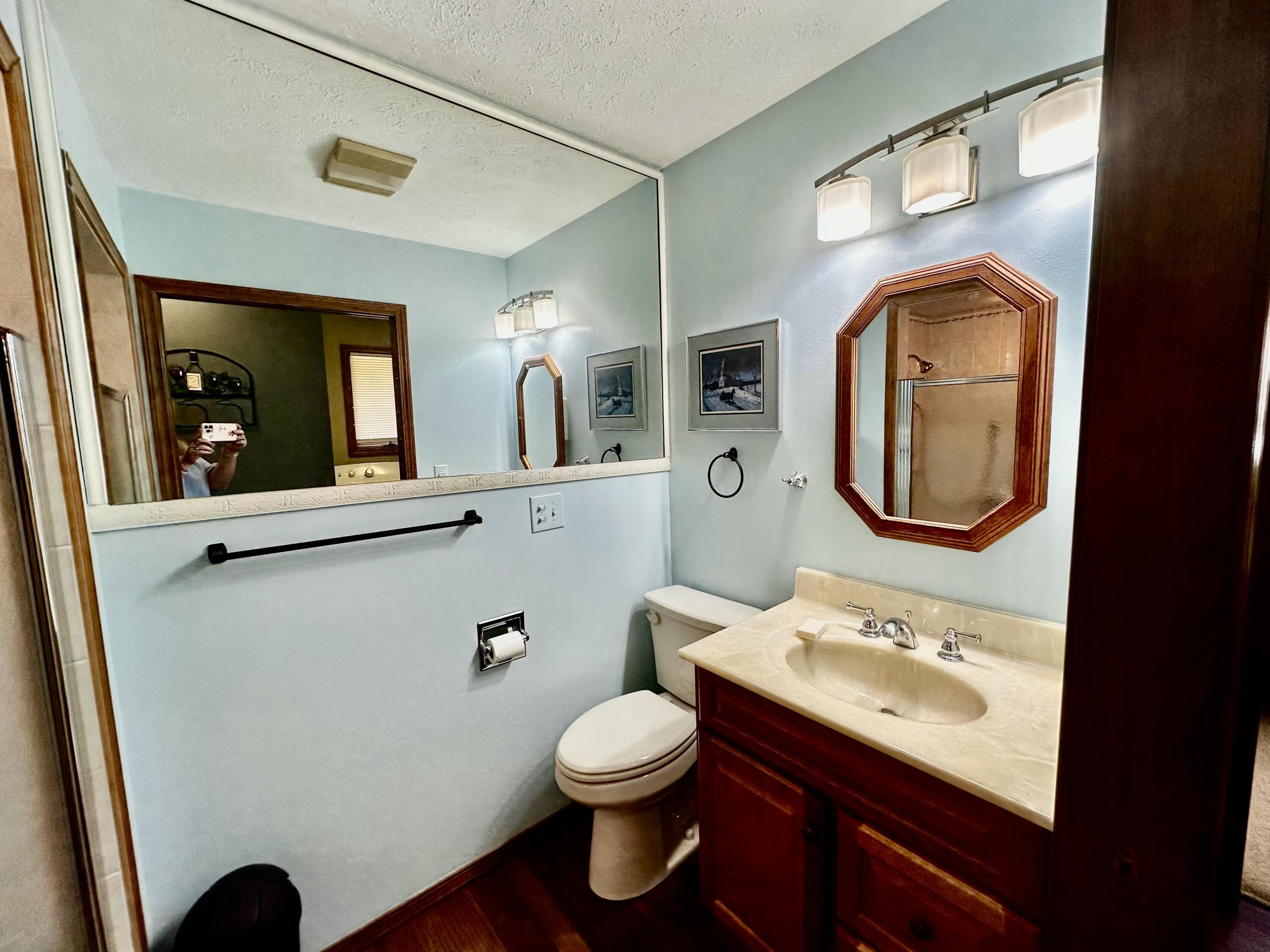 8 Sunset Street Property Photo 27