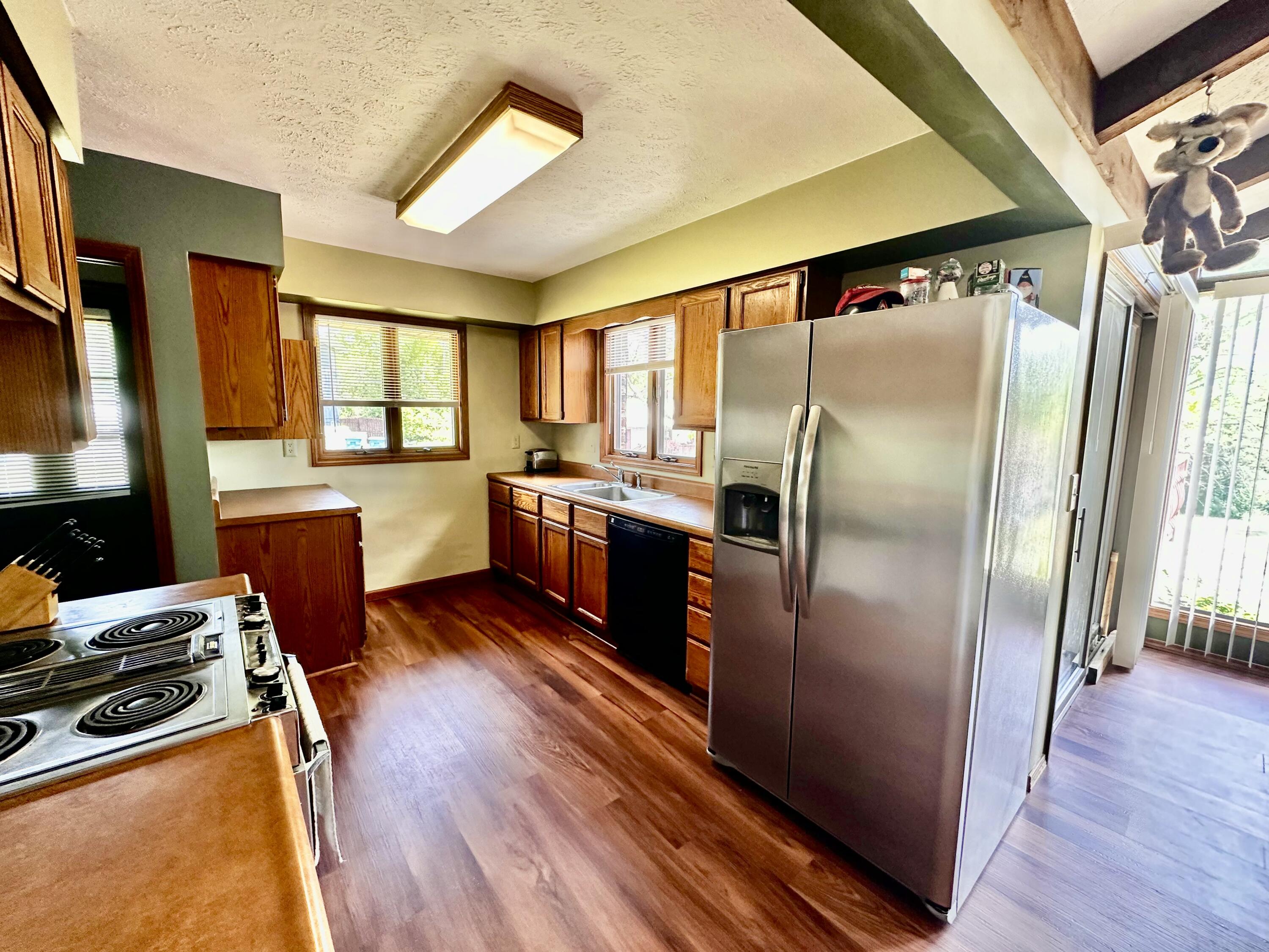 8 Sunset Street Property Photo 33