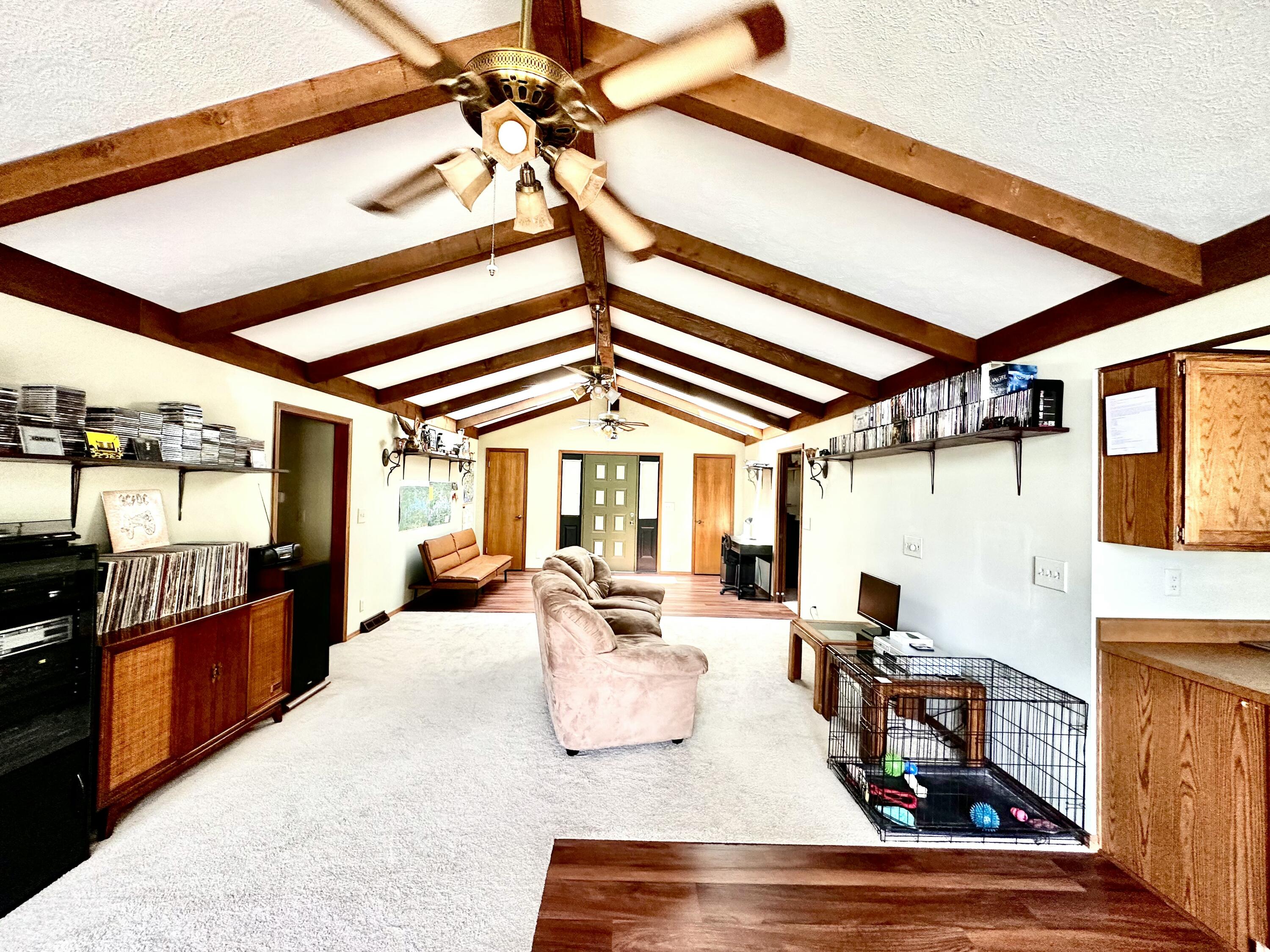 8 Sunset Street Property Photo 38
