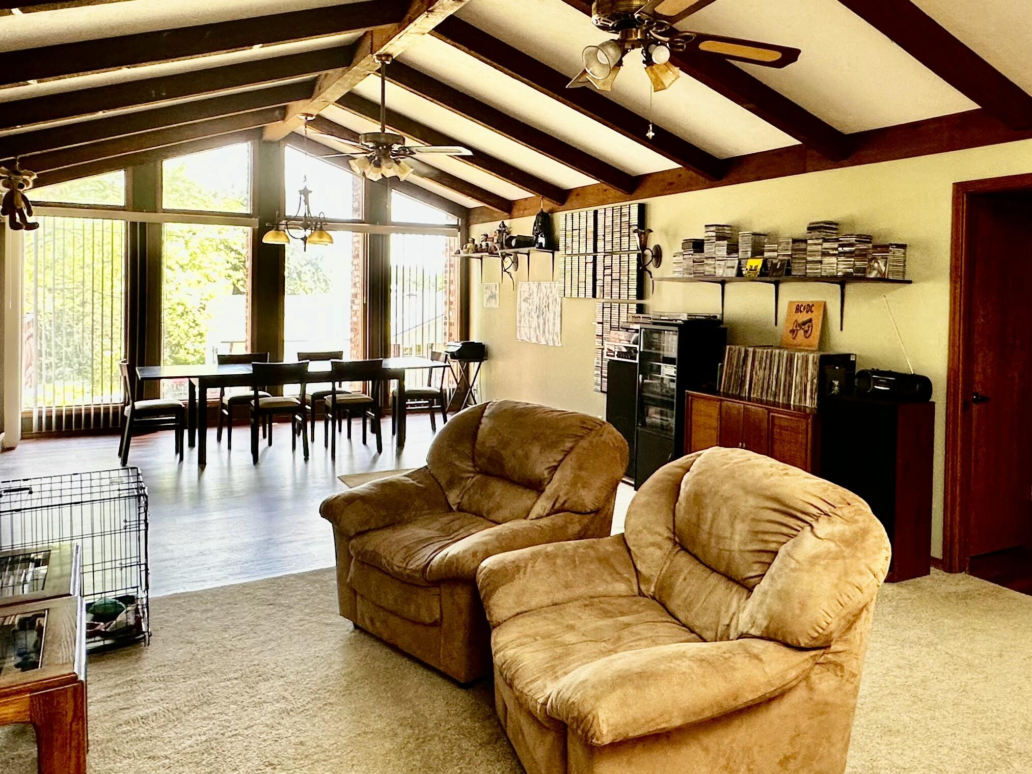 8 Sunset Street Property Photo 40