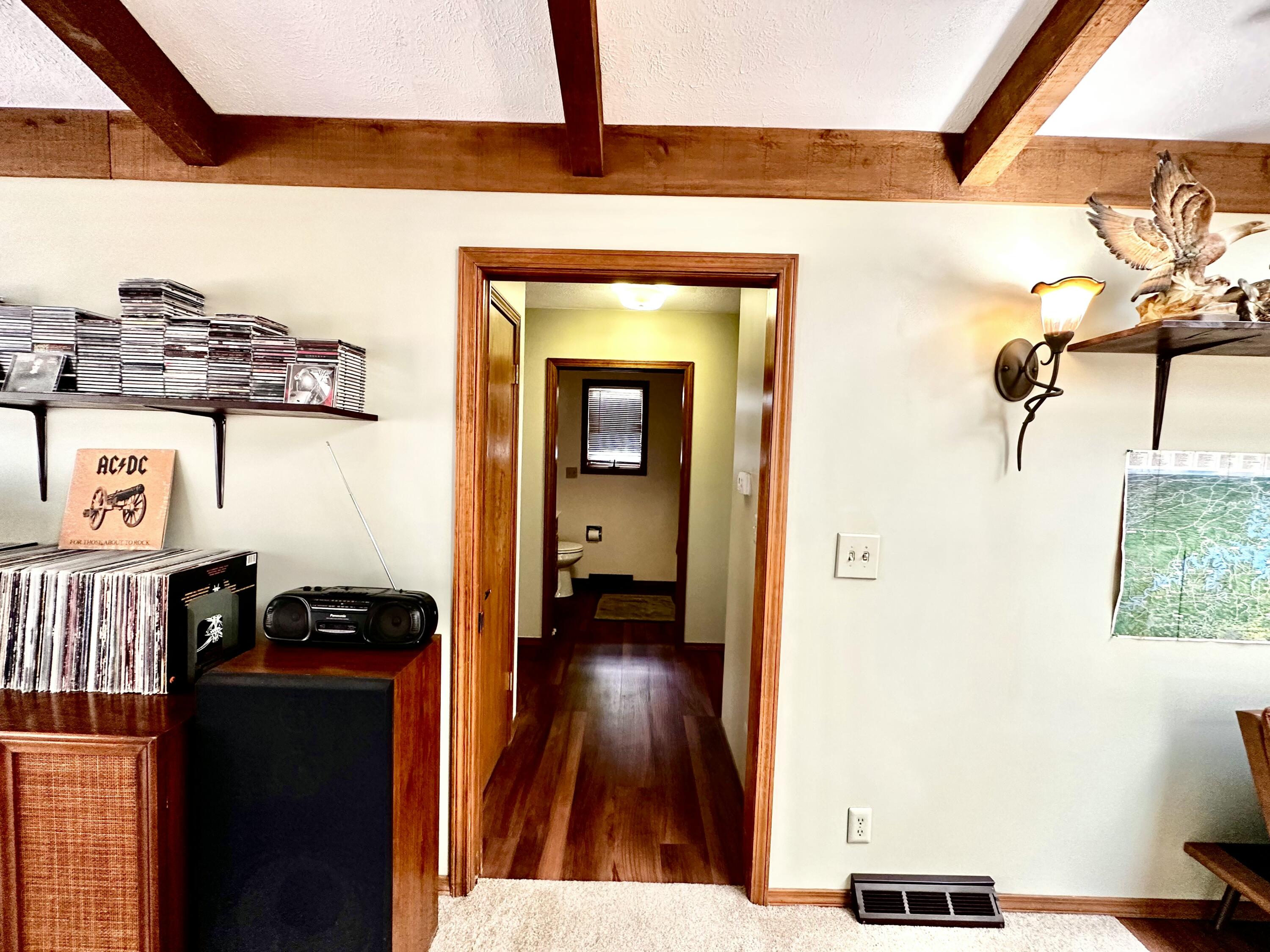 8 Sunset Street Property Photo 42