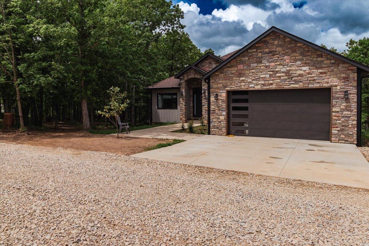 5215 Private Road 5212 Property Photo 3