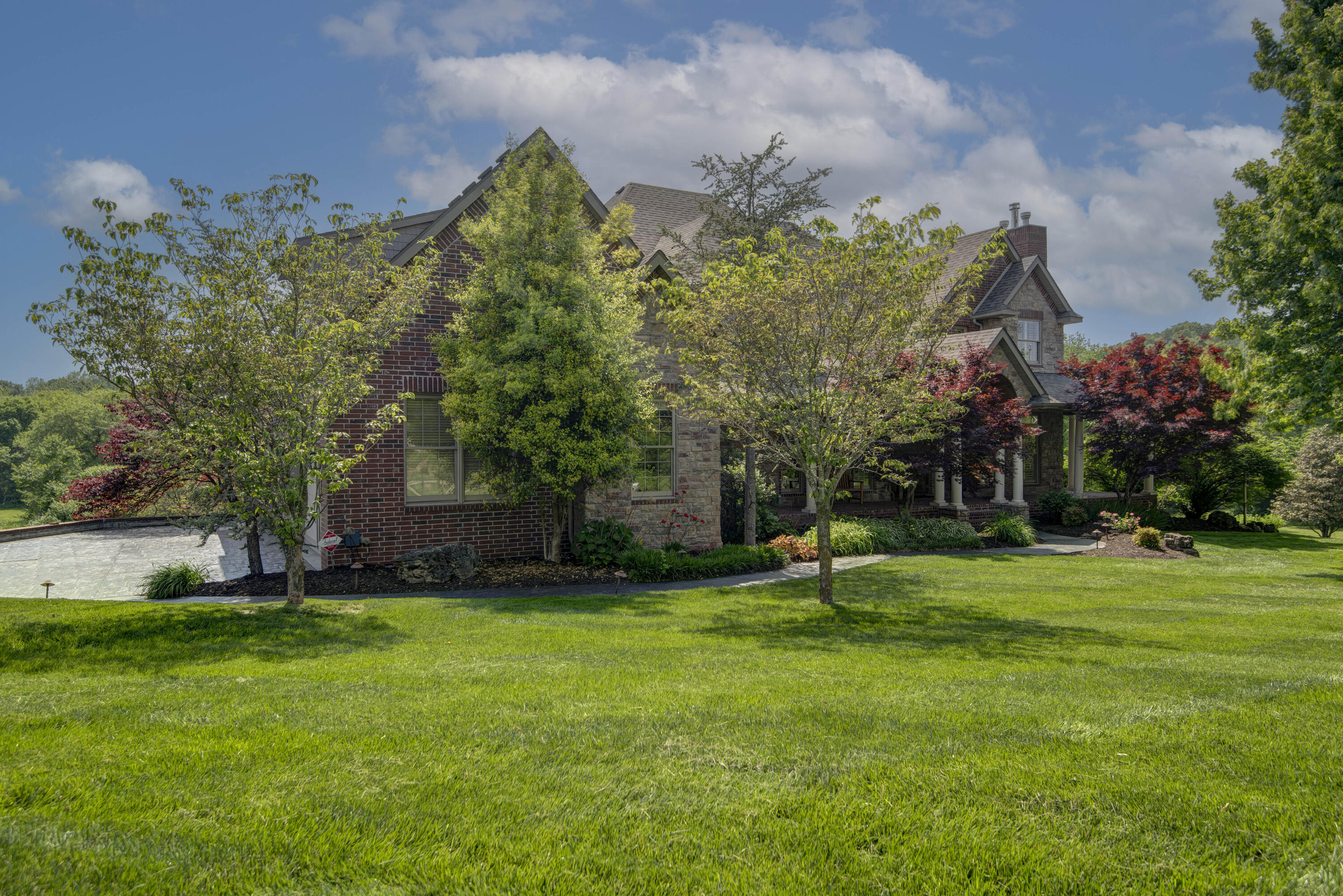 5853 South Northern Ridge Road Property Photo 4