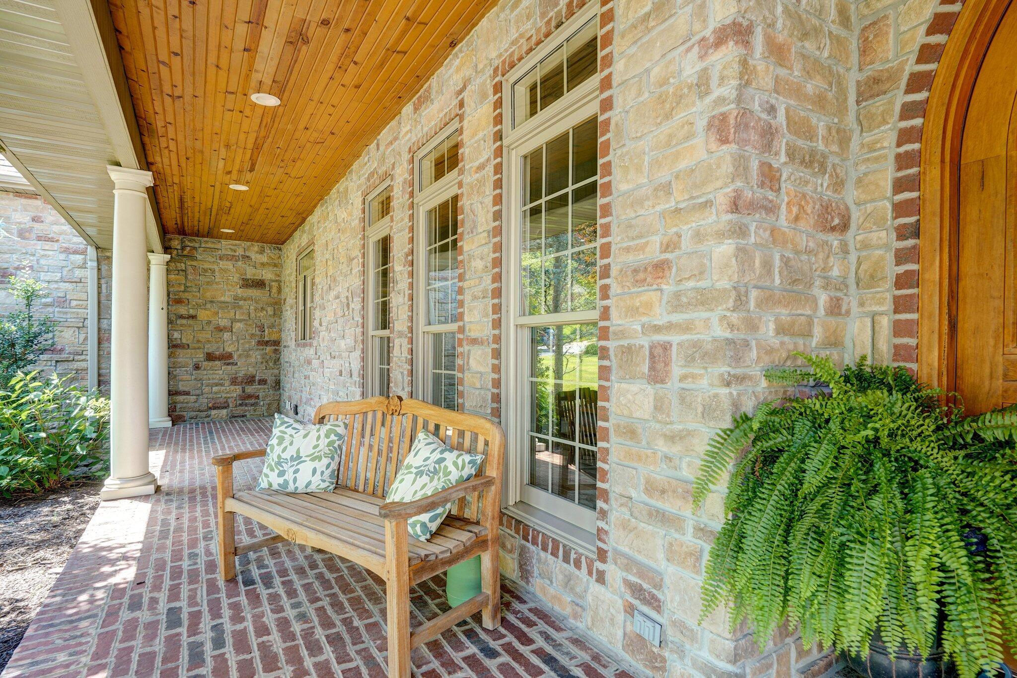 5853 South Northern Ridge Road Property Photo 5