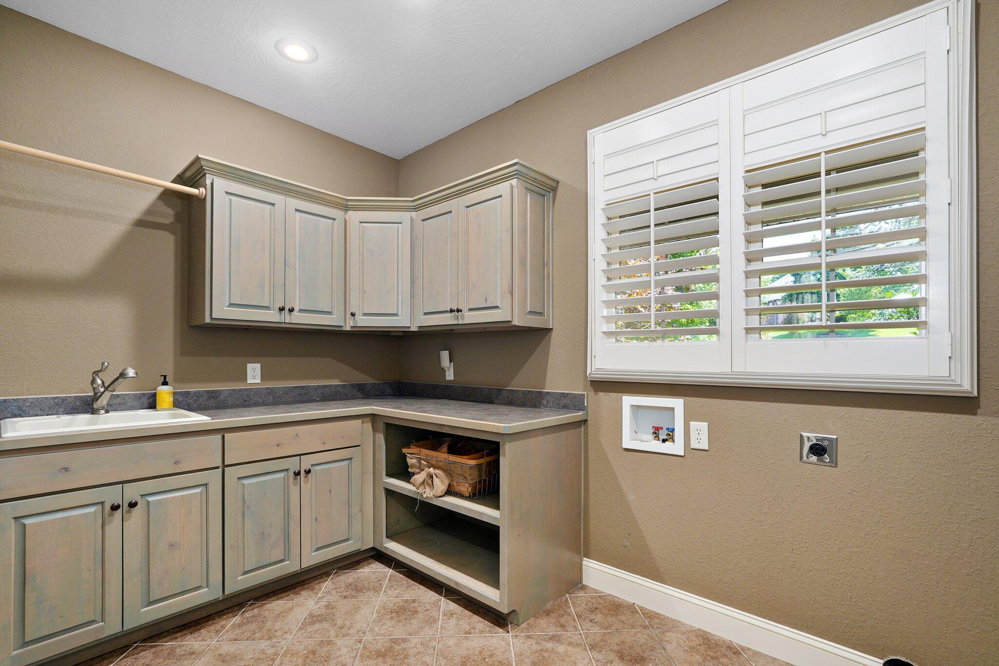 5853 South Northern Ridge Road Property Photo 27