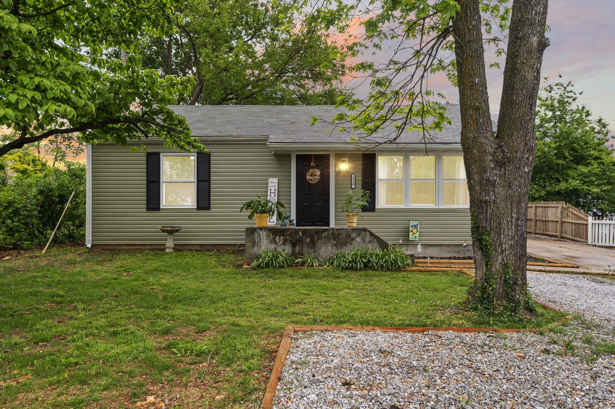 210 North Scenic Avenue Property Photo 1
