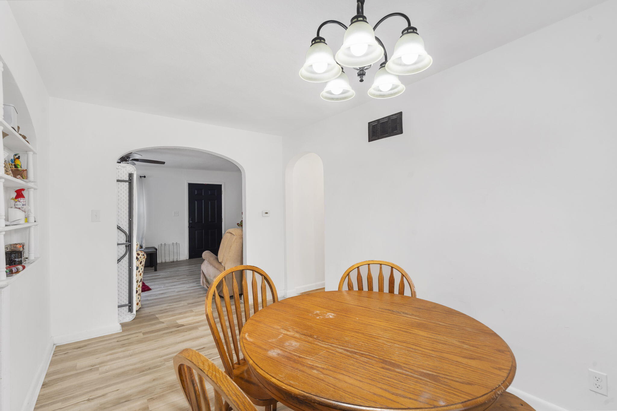 210 North Scenic Avenue Property Photo 8