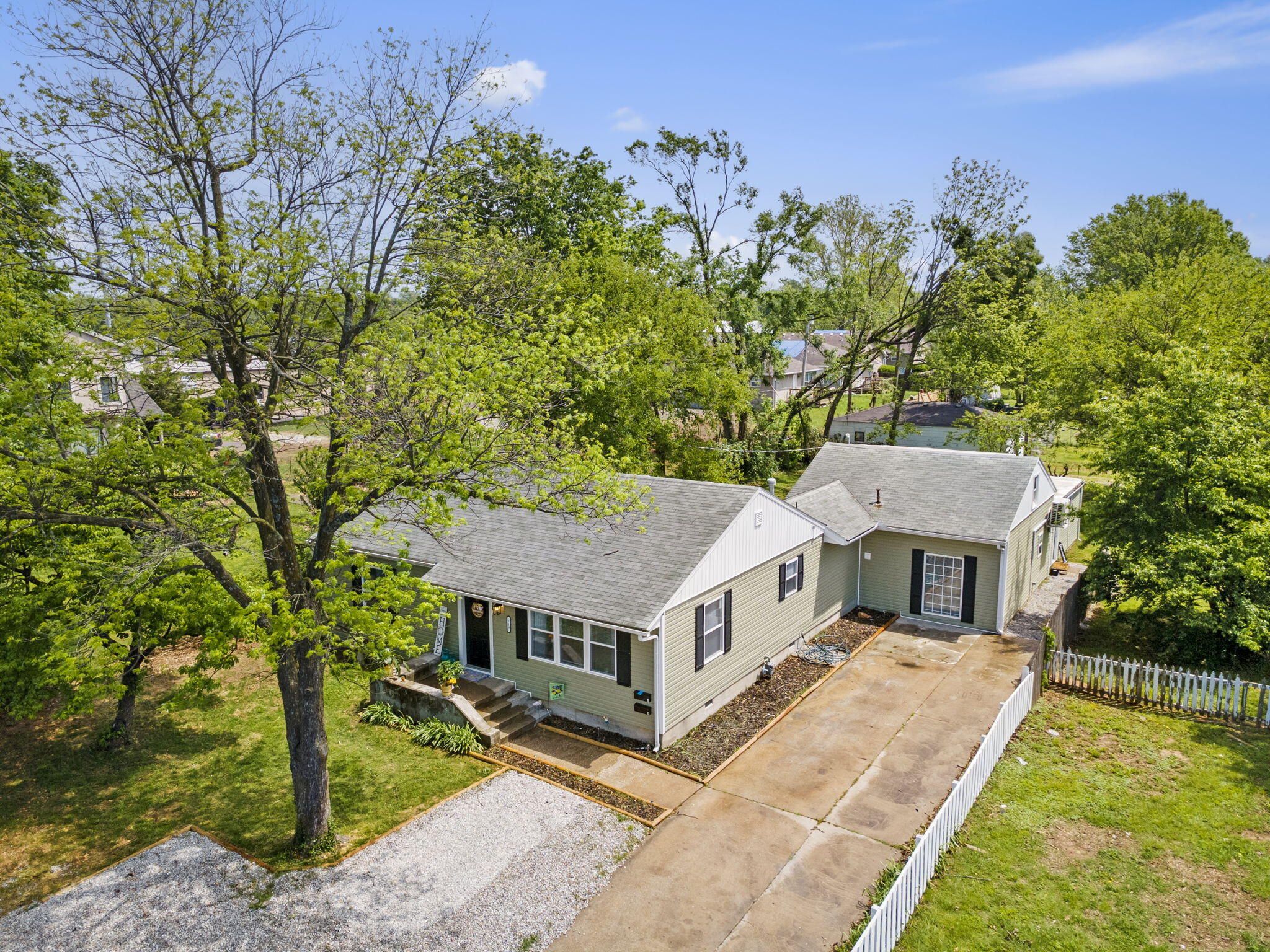 210 North Scenic Avenue Property Photo 36