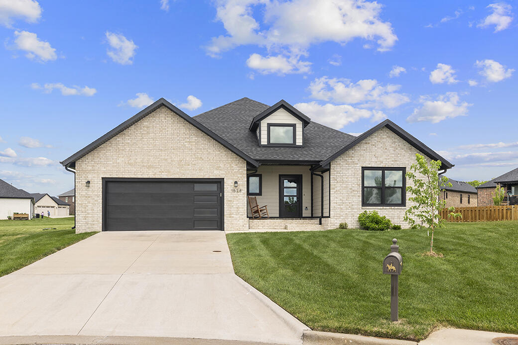 1528 North Edgemont Circle Property Photo 1