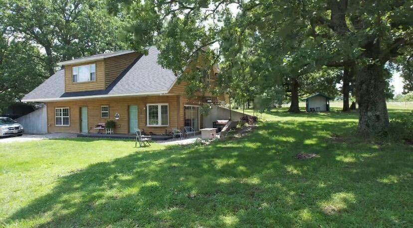 19999 East 1700th Road Property Photo 2