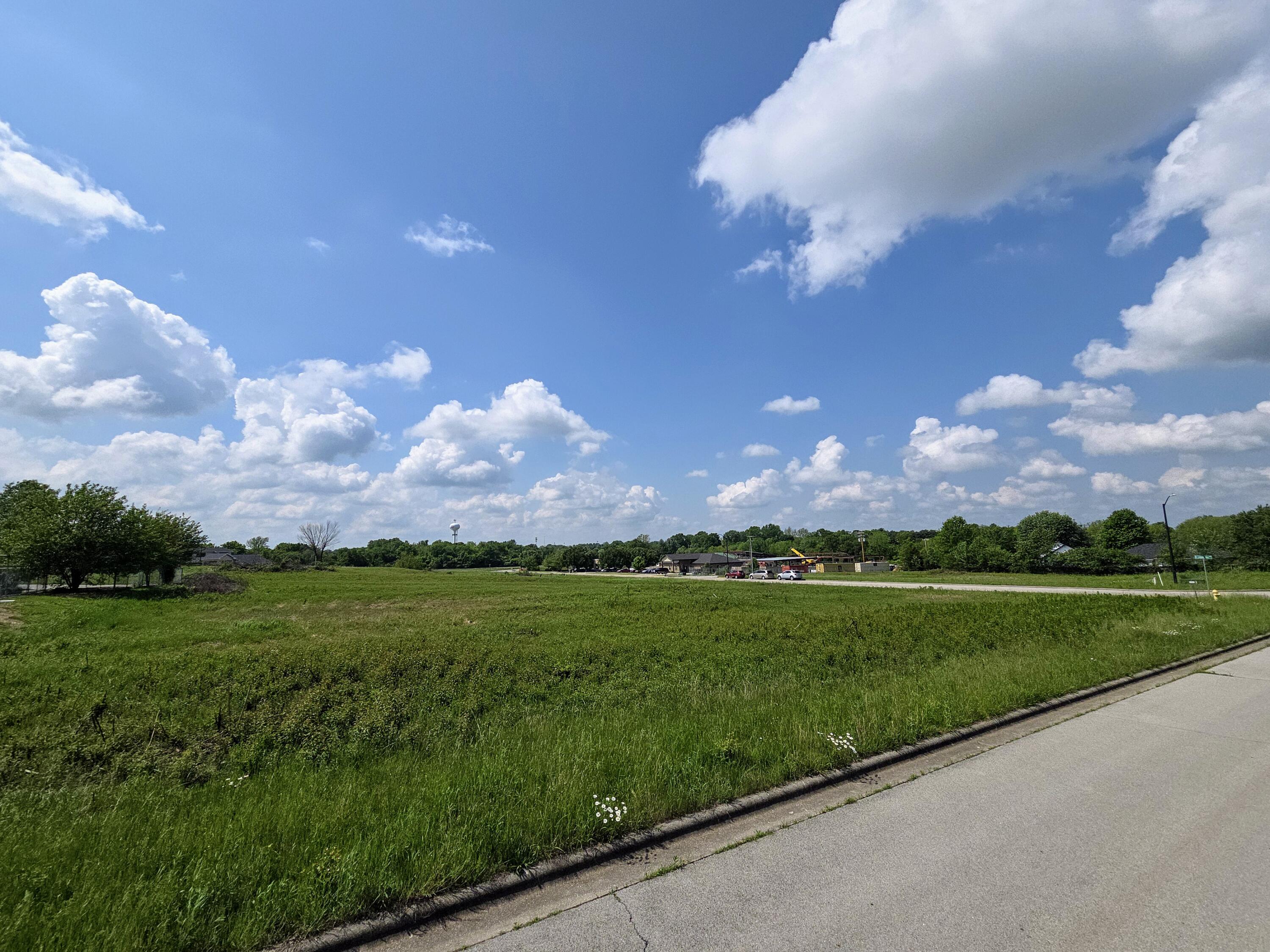 806 East Colter Drive Lot 18 Property Photo 2