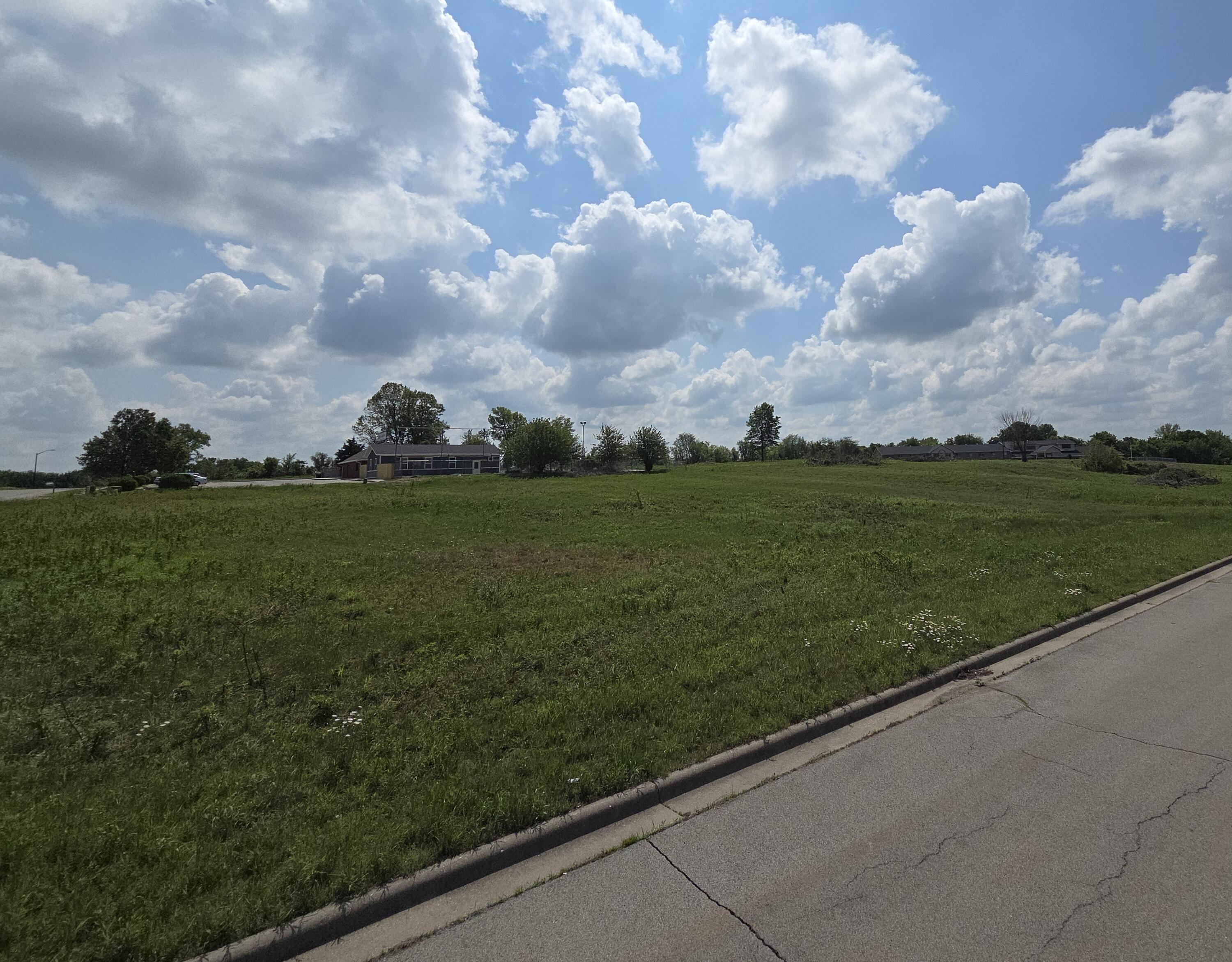 806 East Colter Drive Lot 18 Property Photo 4