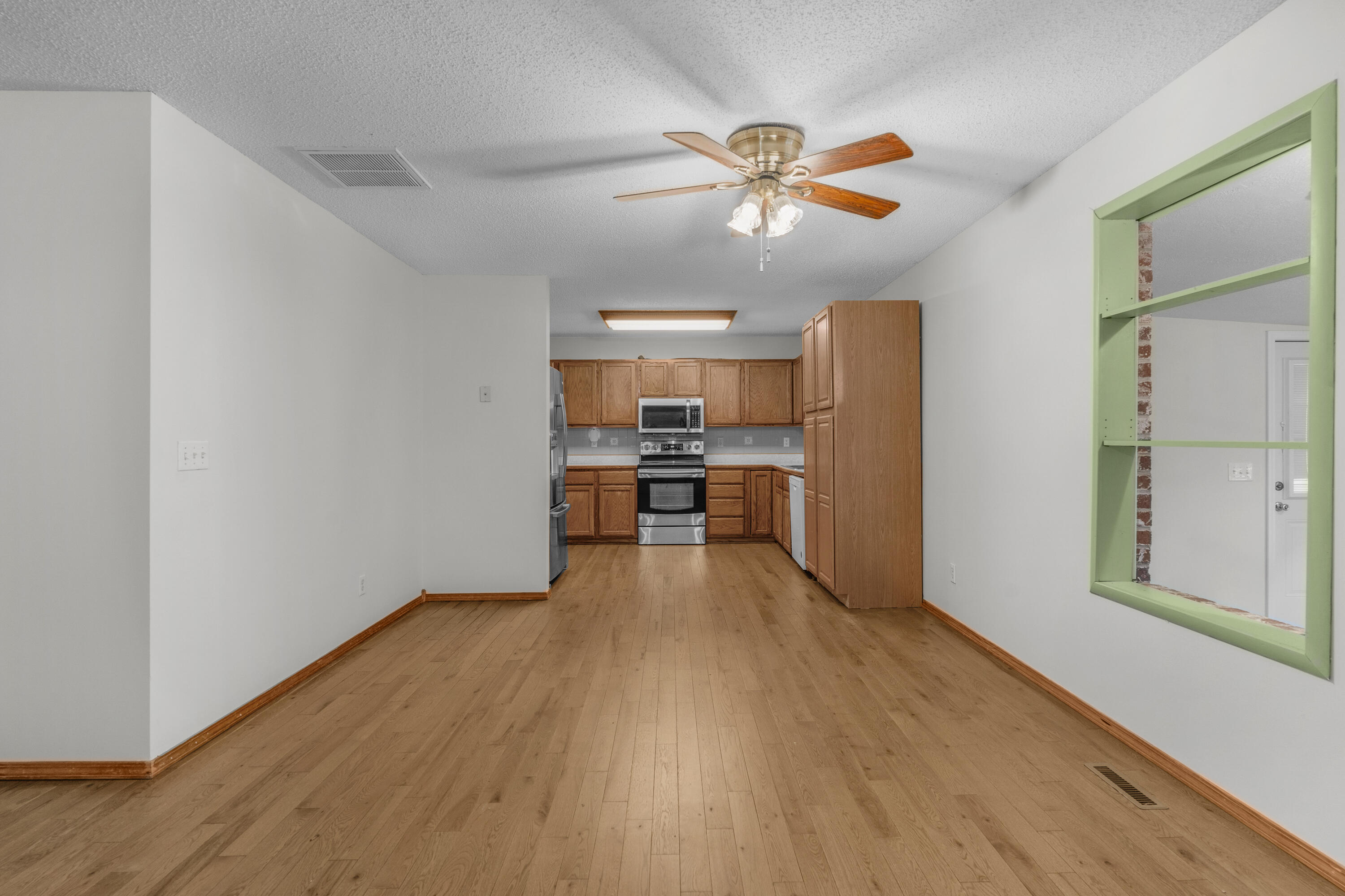3563 South Western Avenue Property Photo 10