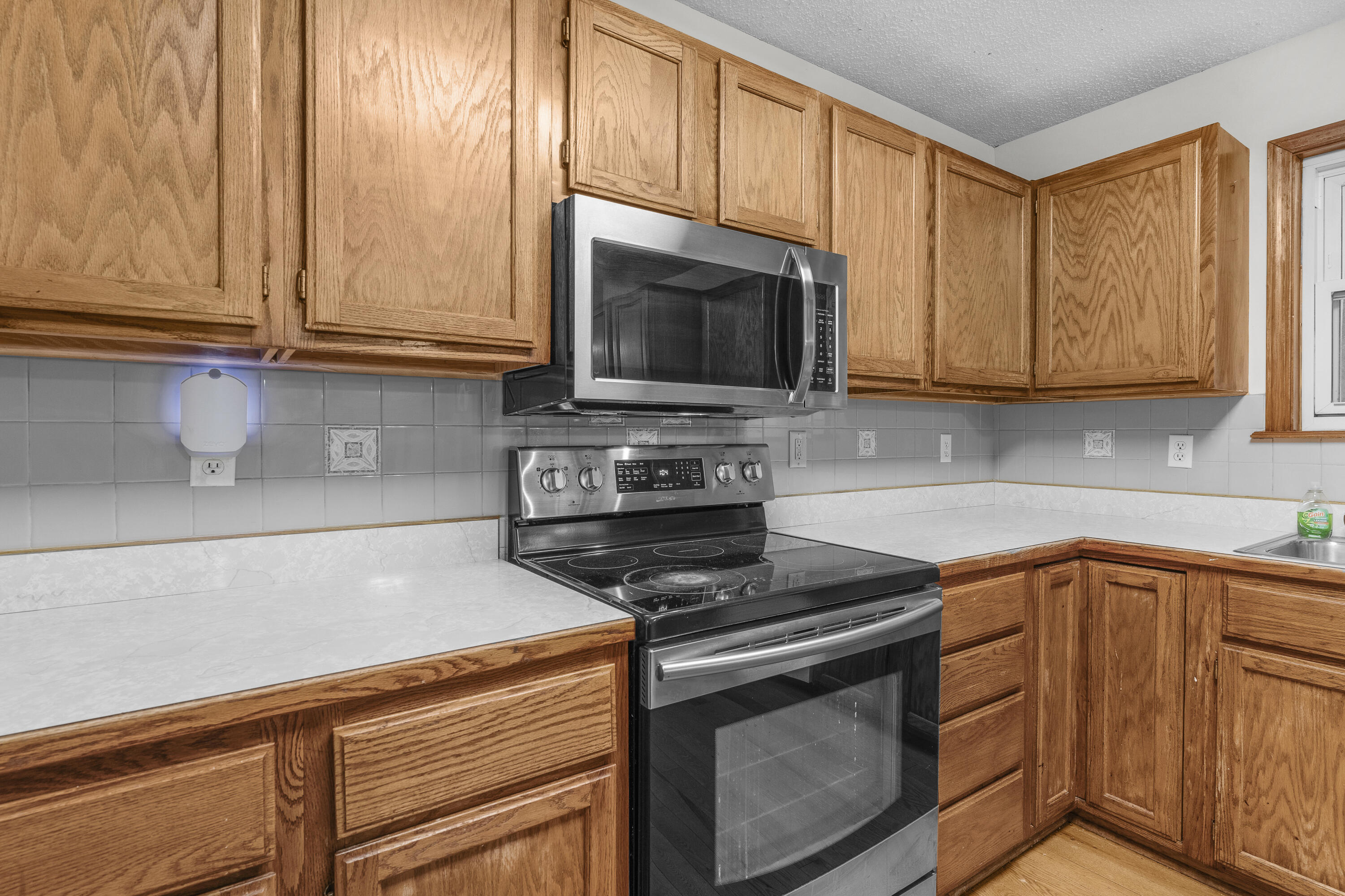 3563 South Western Avenue Property Photo 15