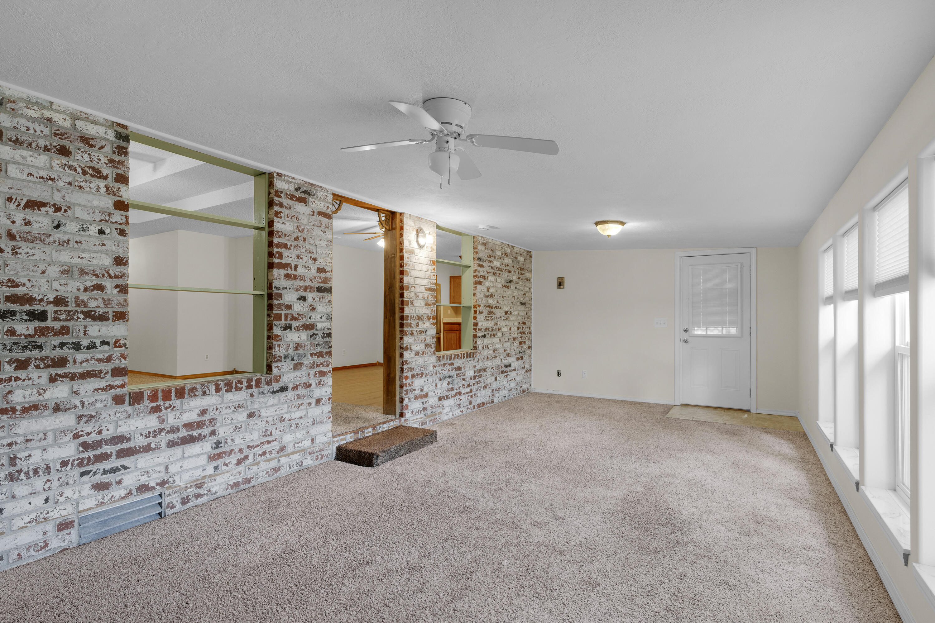 3563 South Western Avenue Property Photo 19
