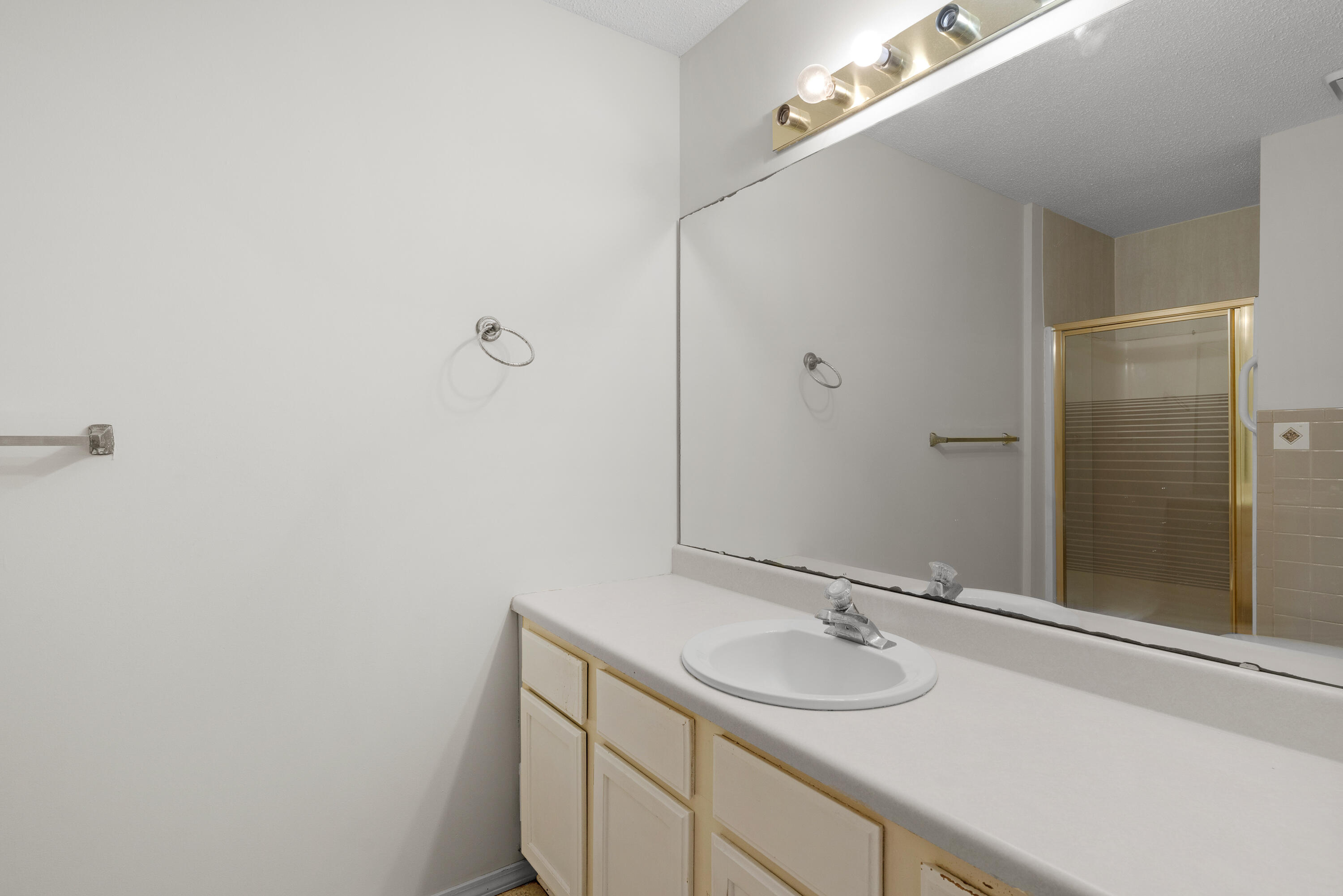 3563 South Western Avenue Property Photo 23