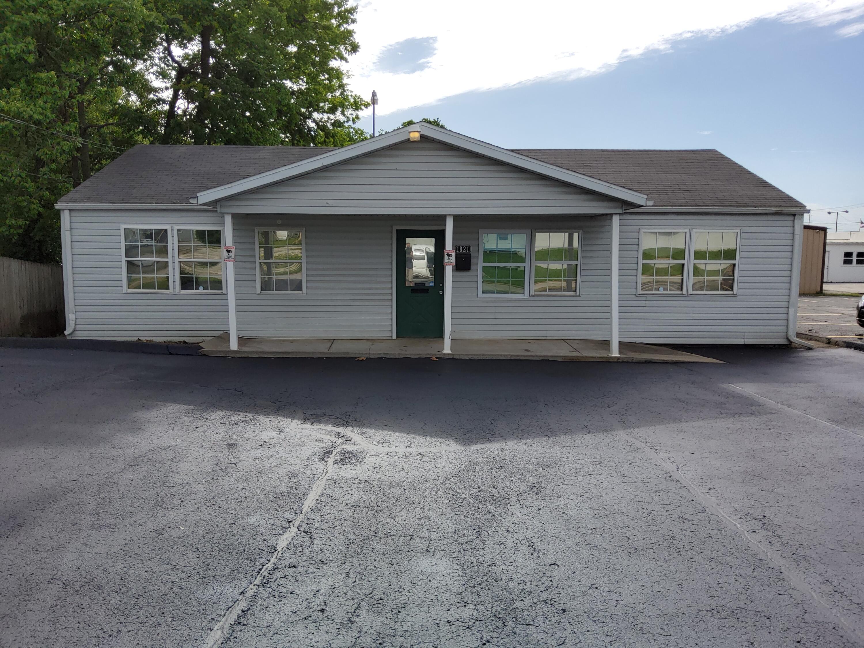 1821 South Weaver Avenue Property Photo