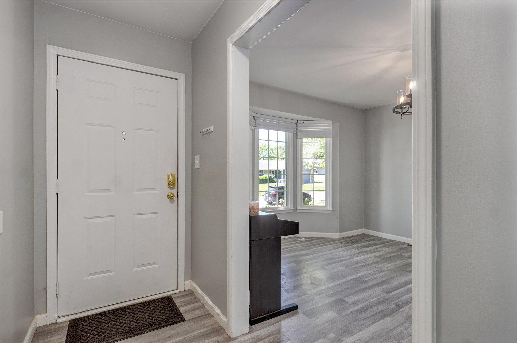 2857 East Linwood Street Property Photo 5
