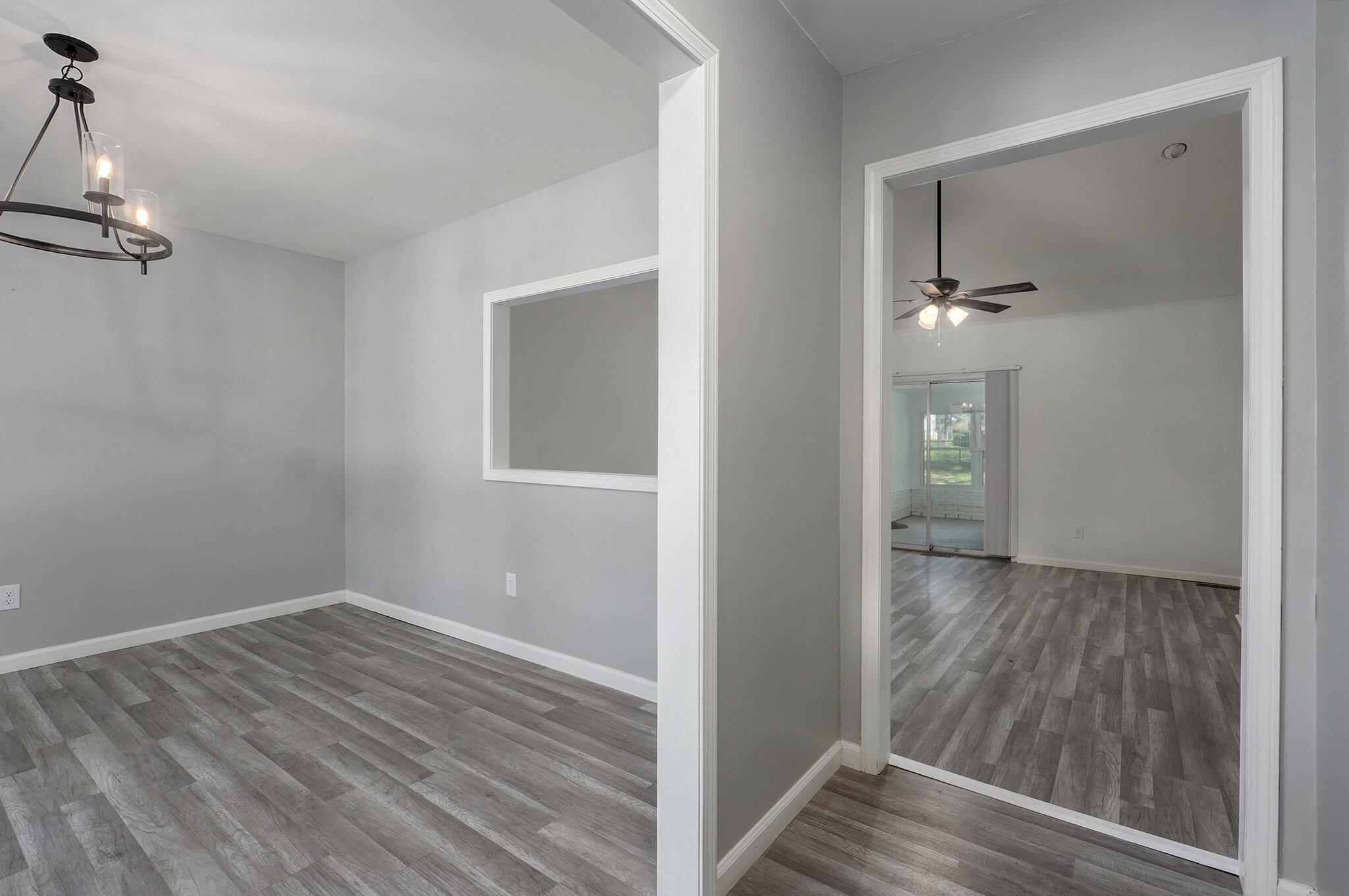 2857 East Linwood Street Property Photo 6