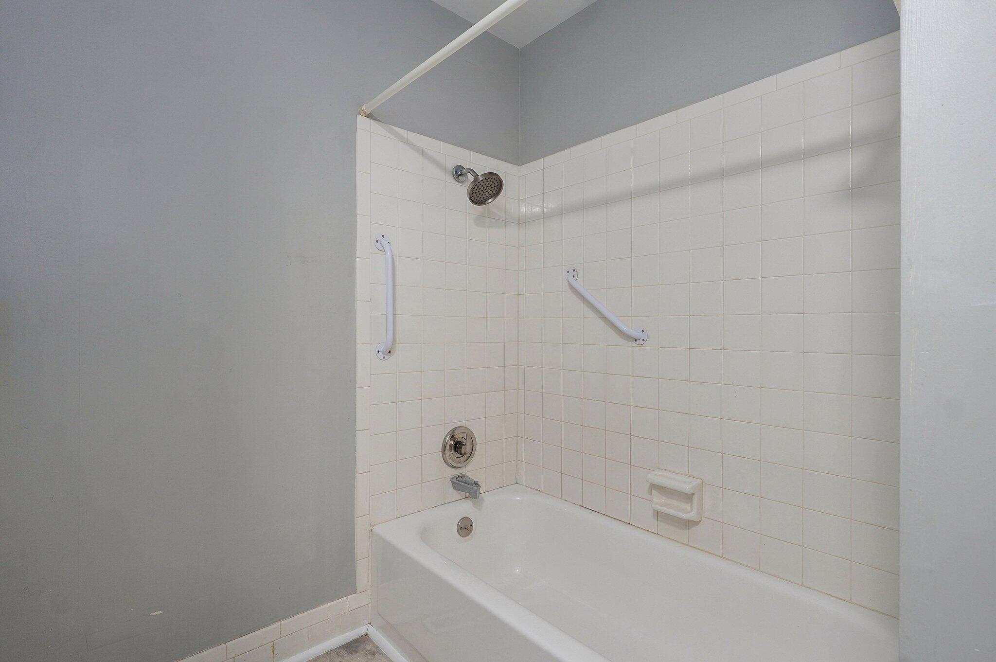 2857 East Linwood Street Property Photo 25