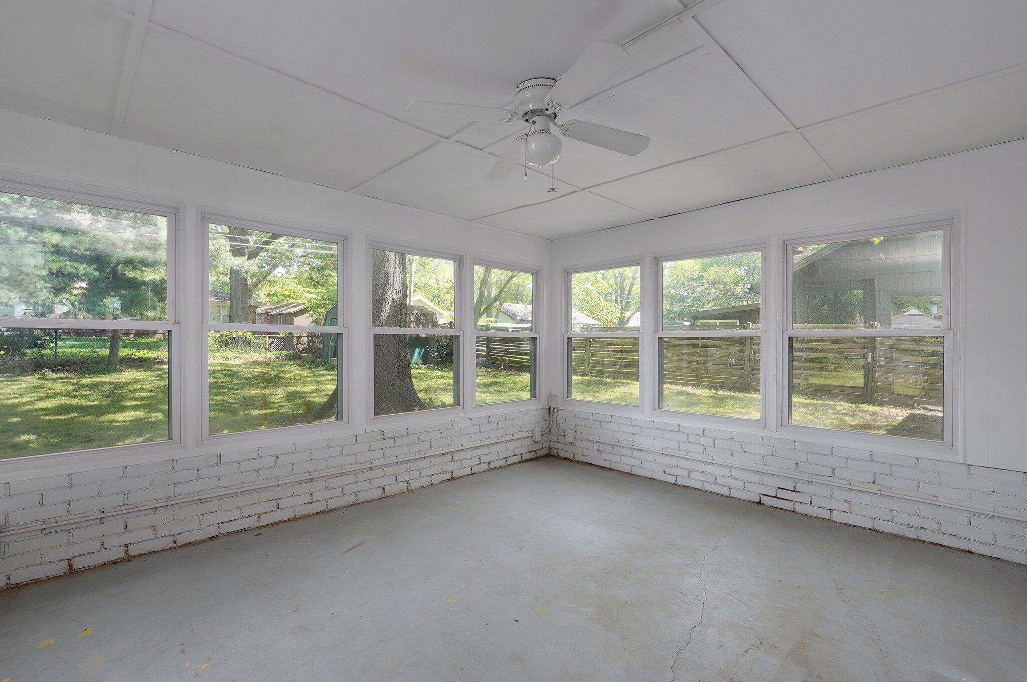 2857 East Linwood Street Property Photo 26
